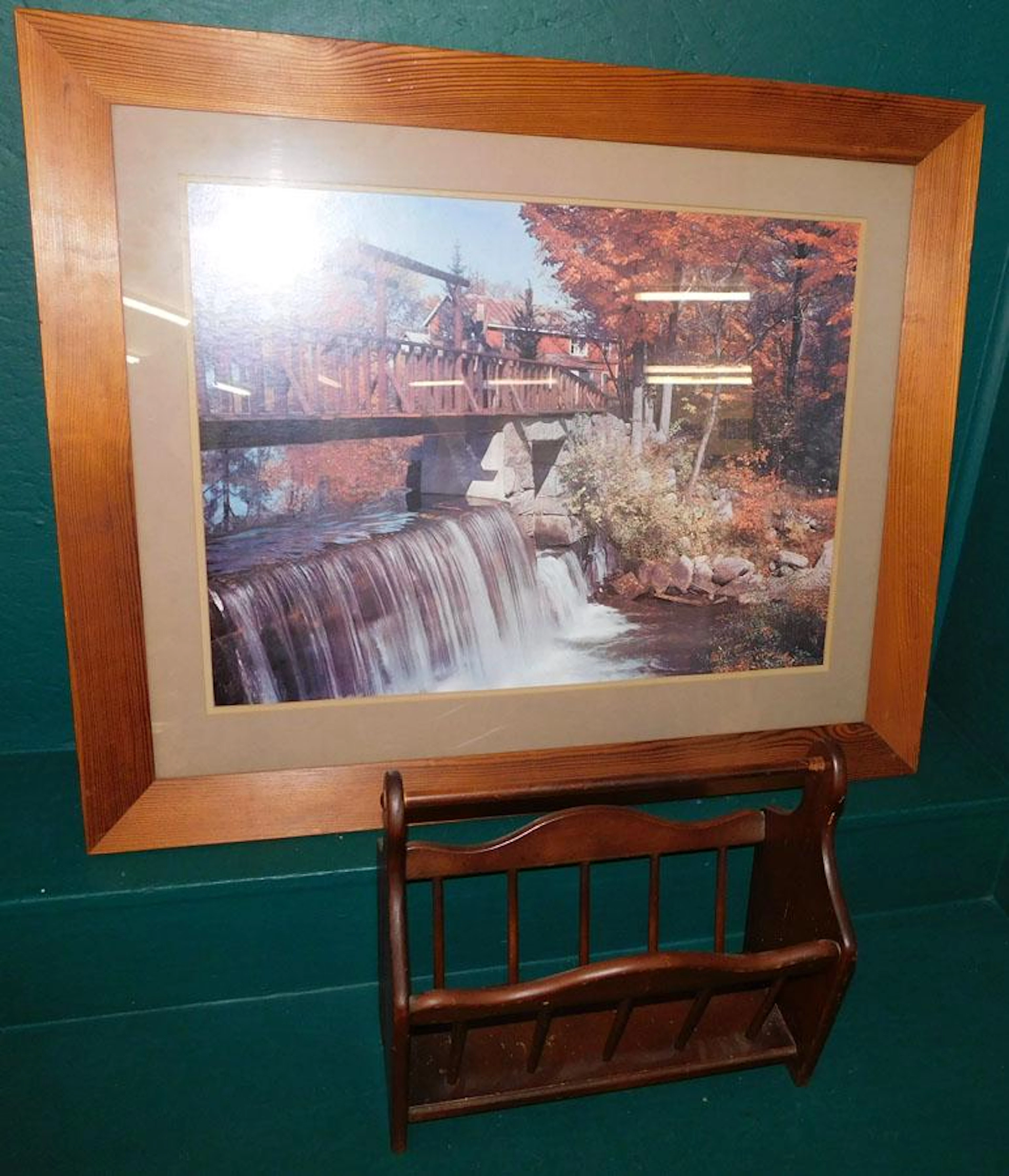Heart Pine Framed Print & Pine Magazine Stand