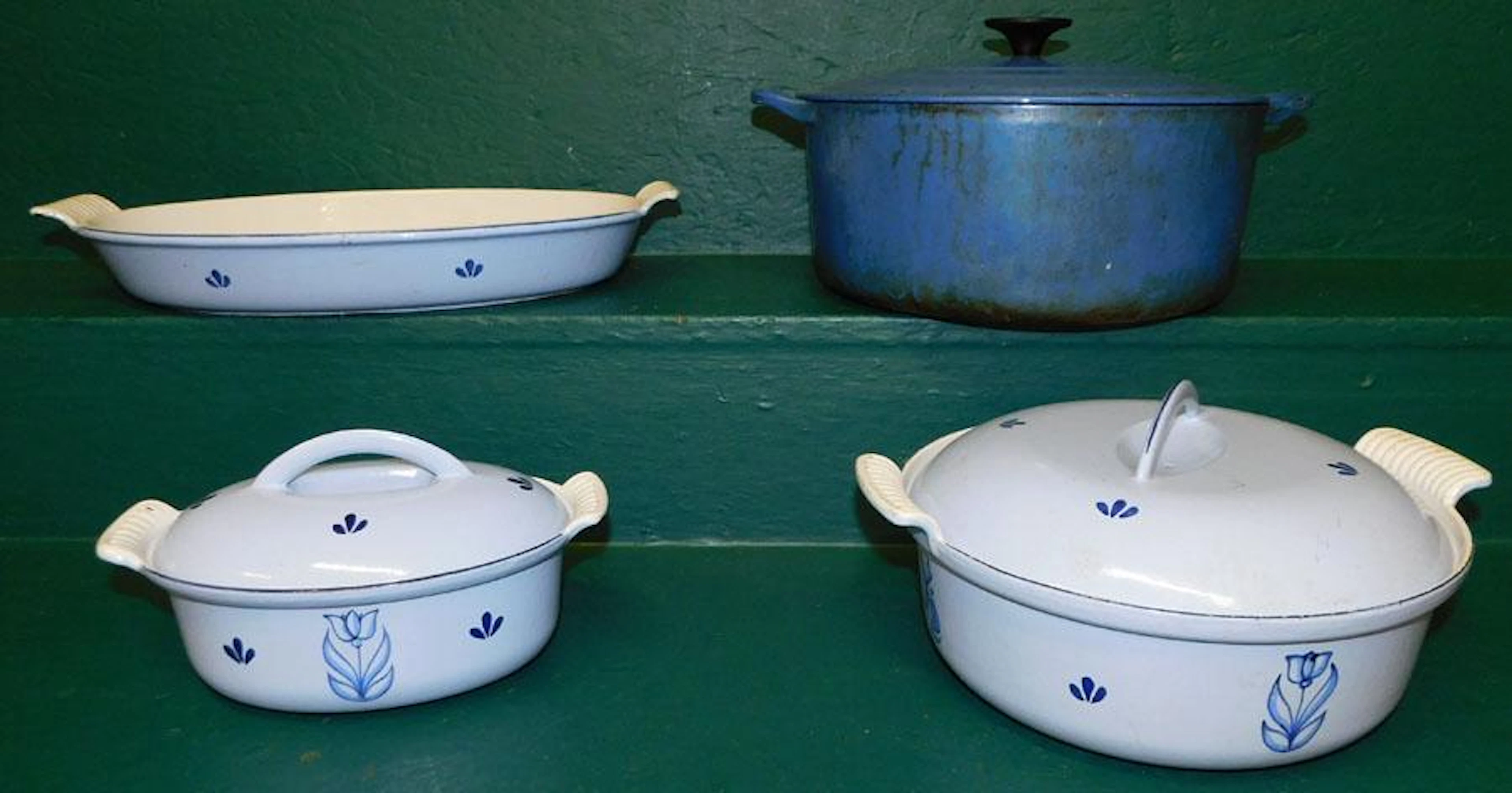 1 Le Cruset Cook Pot & 3 Made In Holland Cook Pots