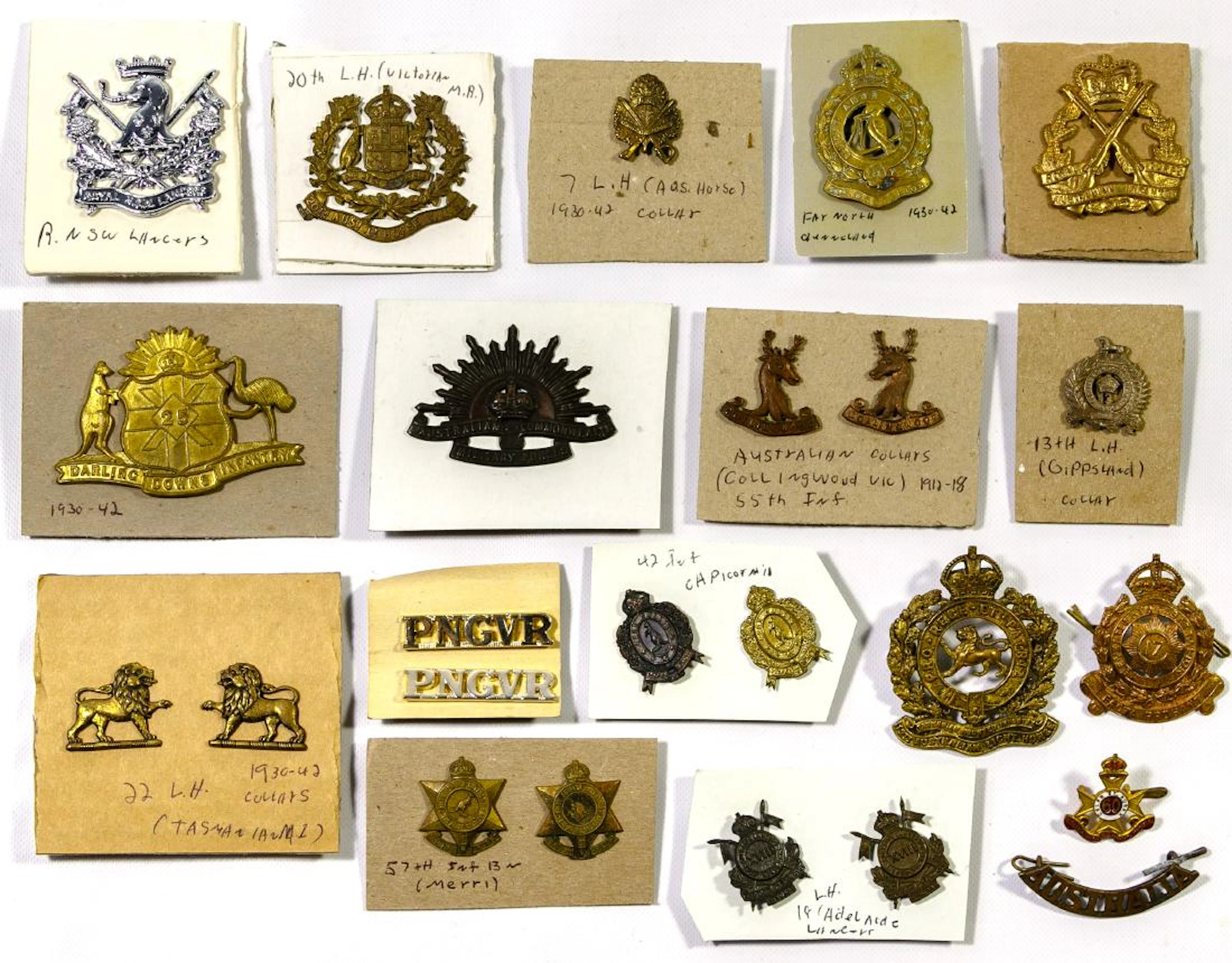 British / Commonwealth Cap and Collar Badge Assortment
