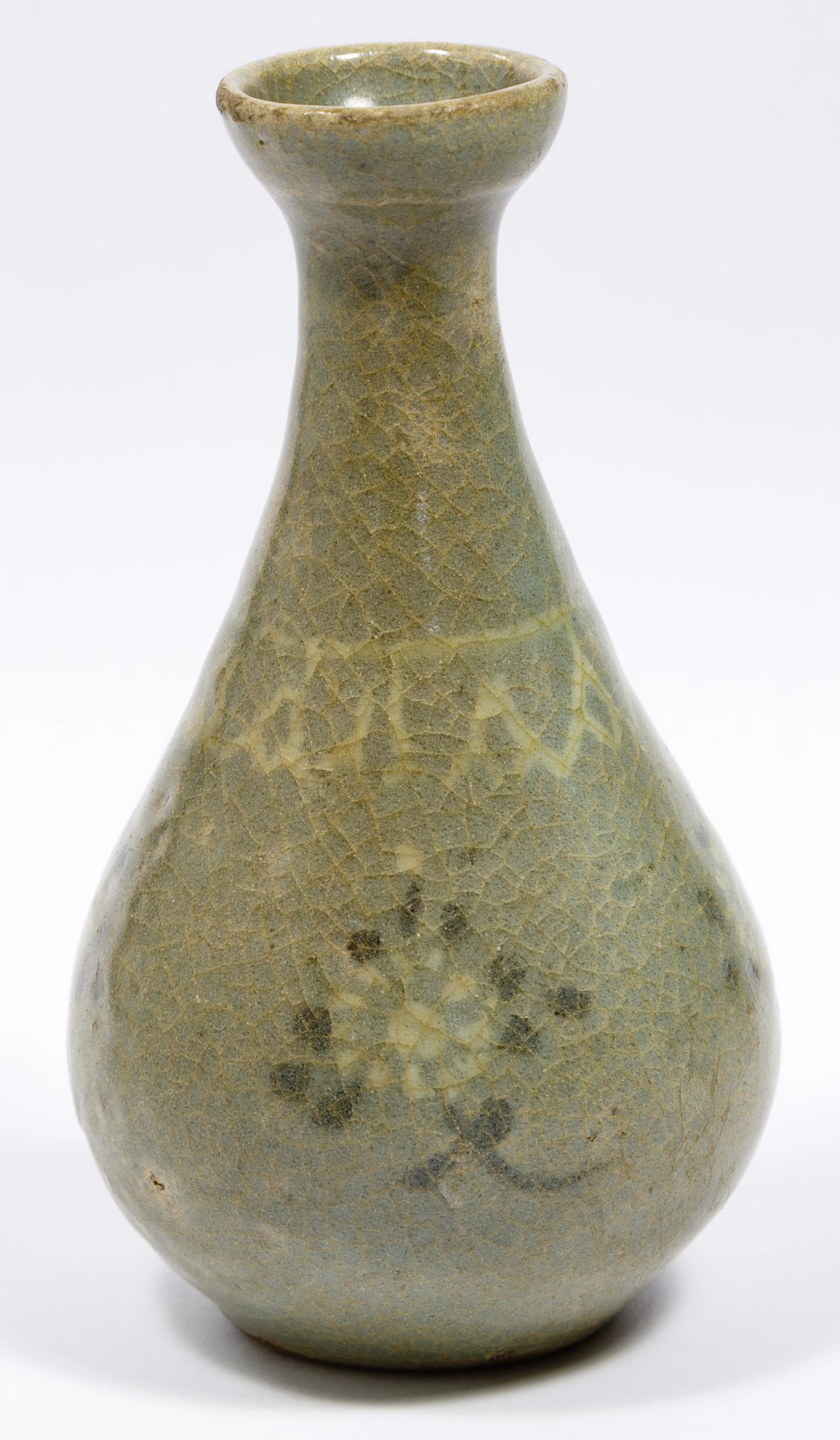 Korean Goryeo Inlaid Celadon Bottle