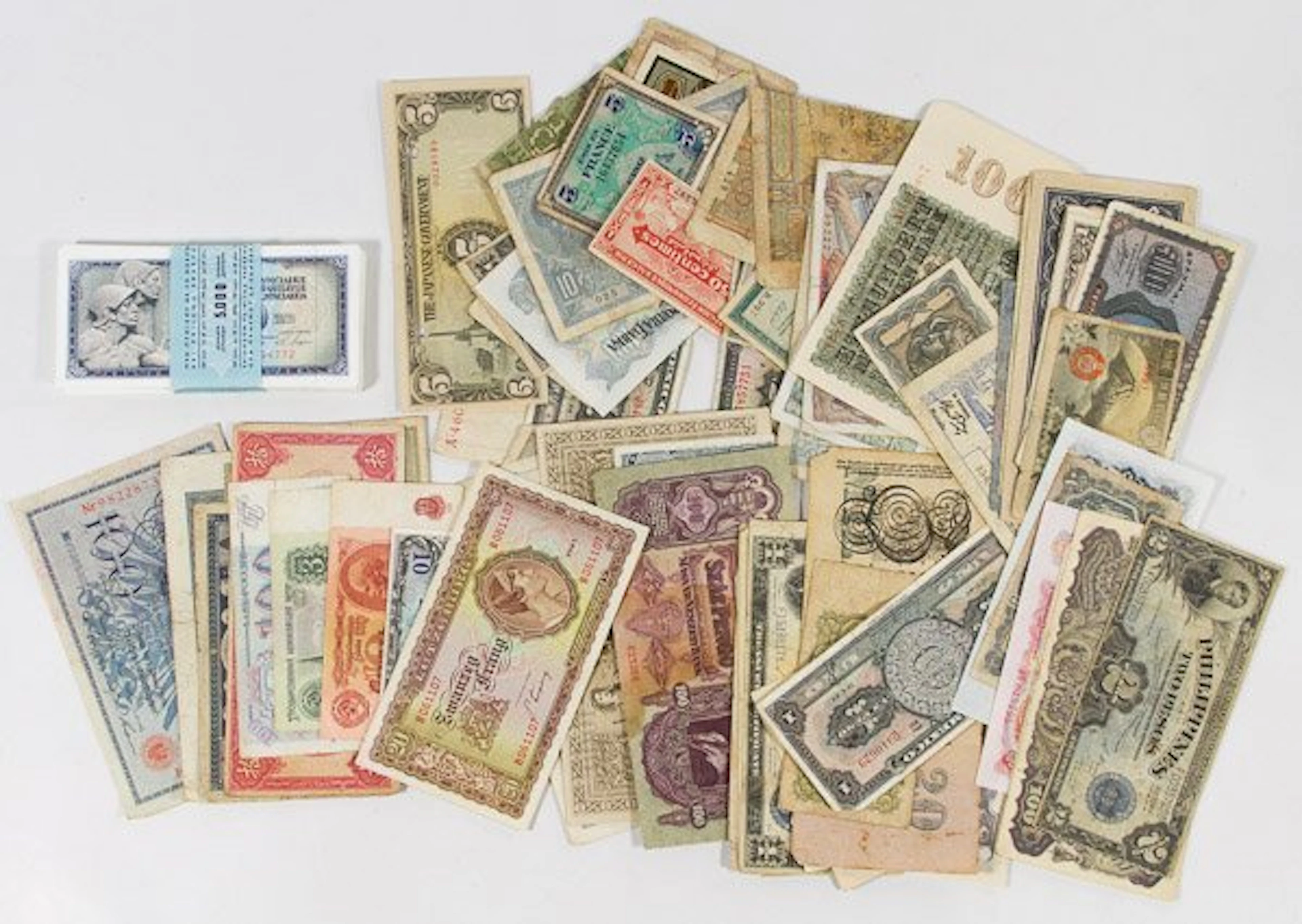 World: Currency Assortment