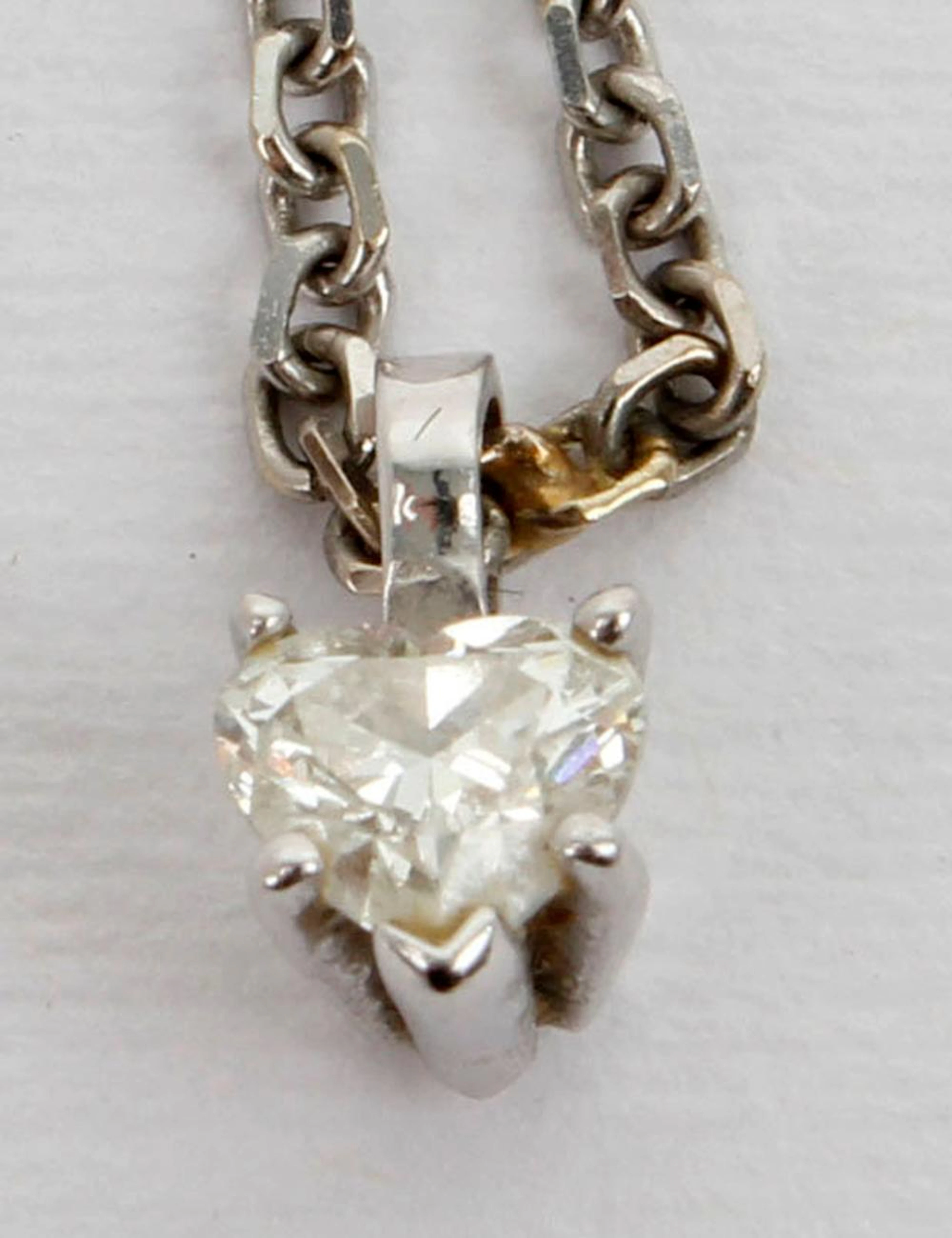14K WHITE HEART SHAPED DIAMOND SOLITAIRE PENDANT