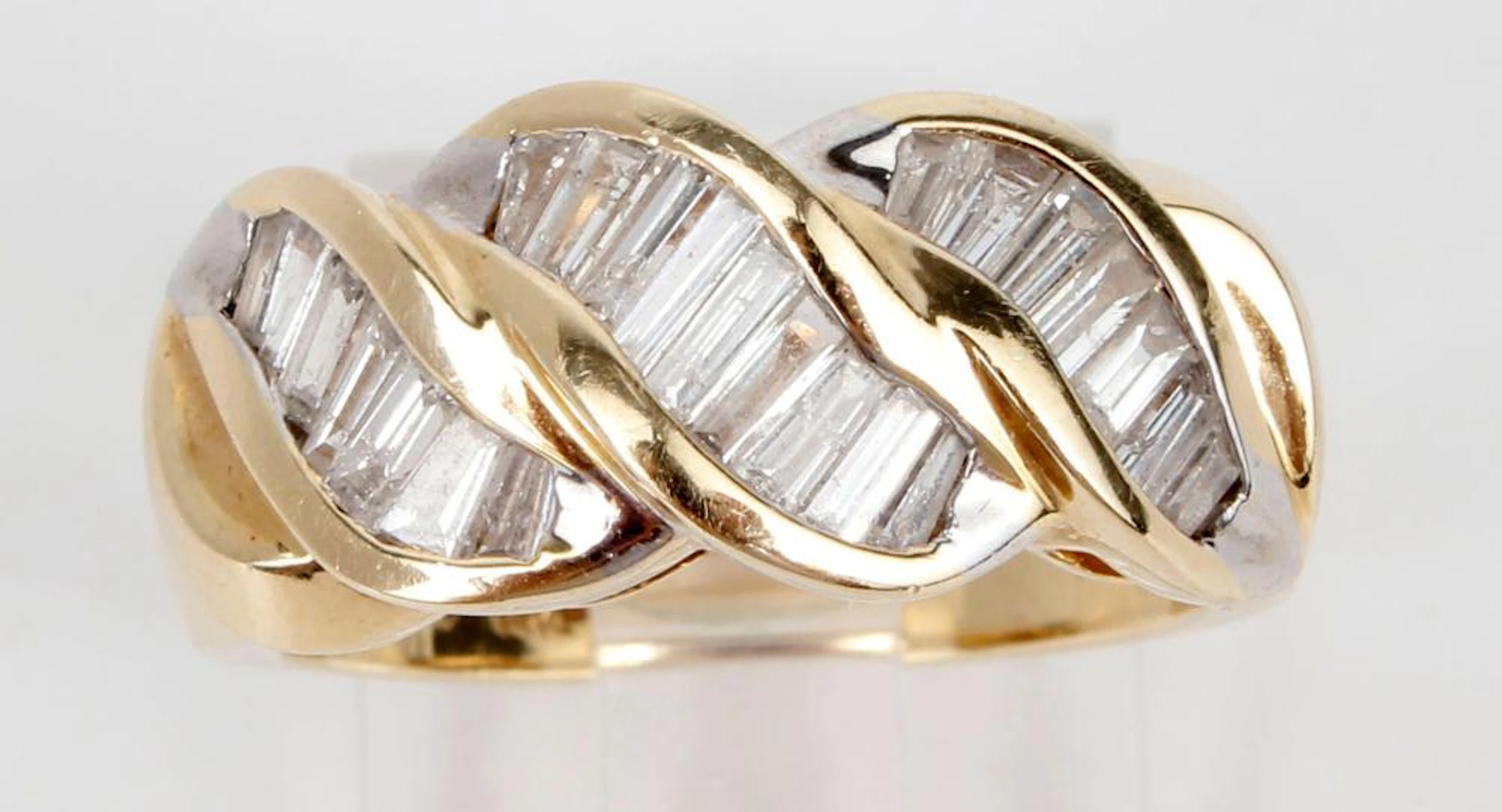 14K YELLOW GOLD DIAMOND BAGUETTE BAND