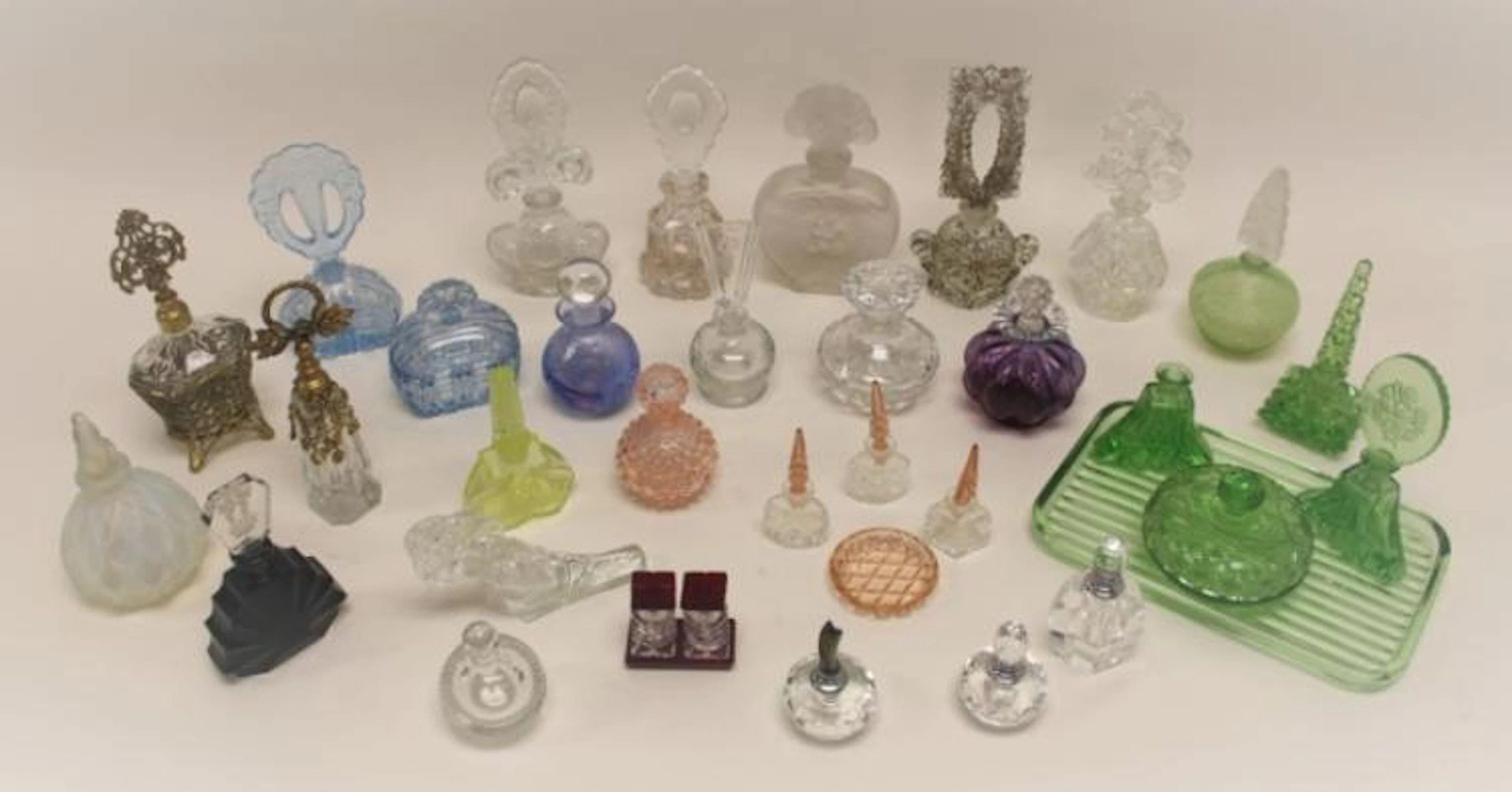 (35) Antique, Art Deco & Vintage Perfume Bottles