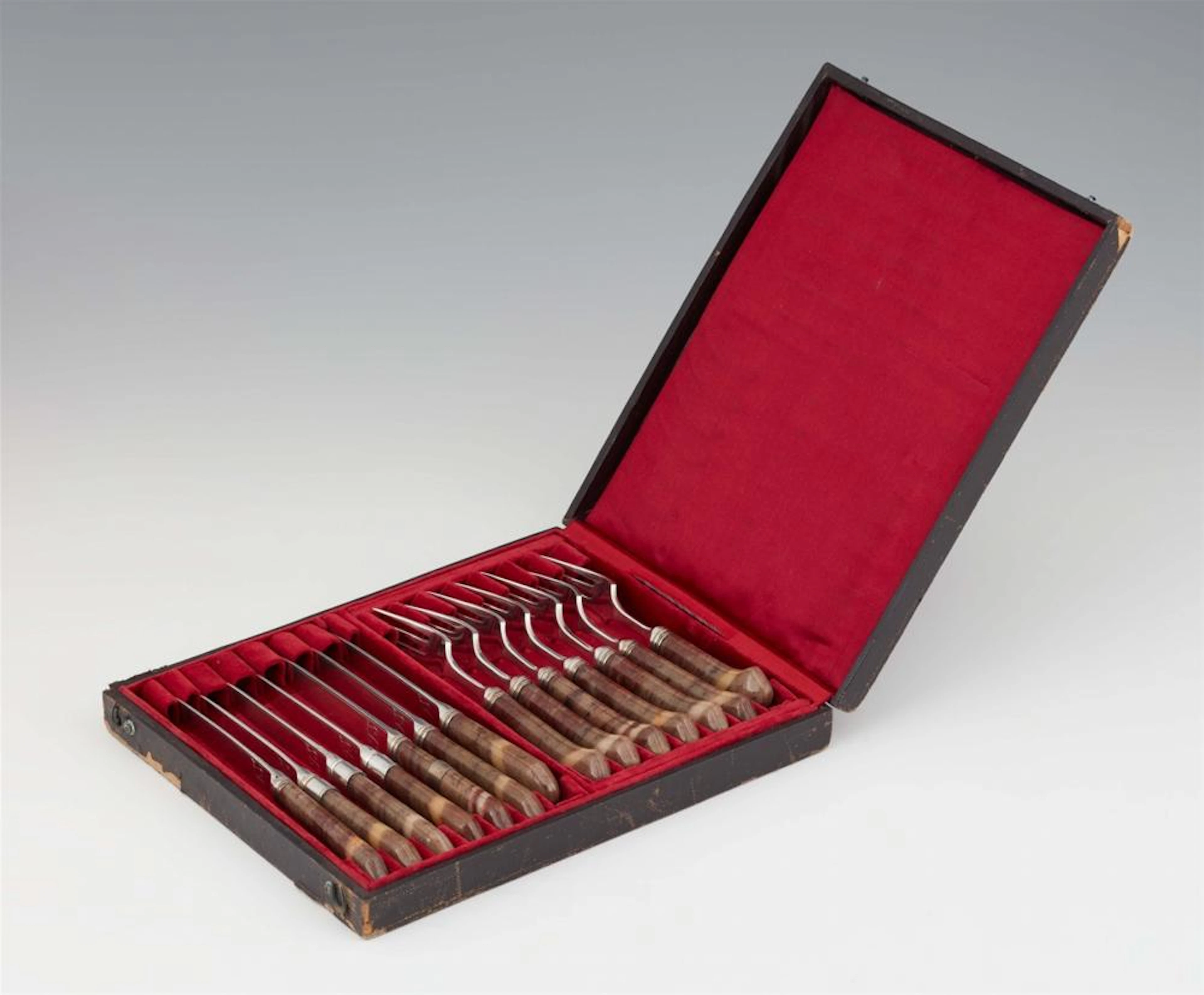 A silver-mounted agate cutlery set from the estate of Friedrich Schiller