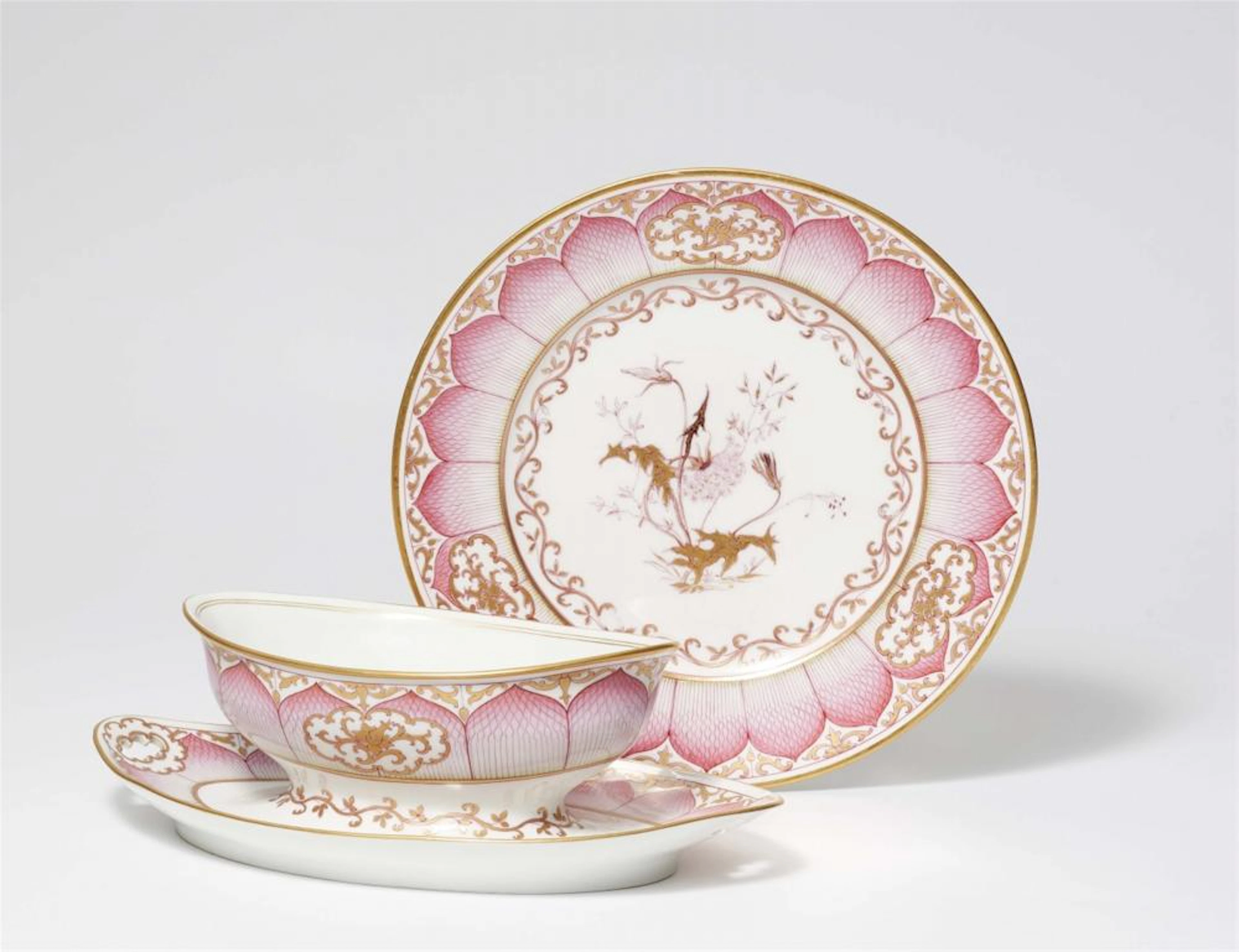 A plate and a sauce boat from the Damascus service for Wilhelm II