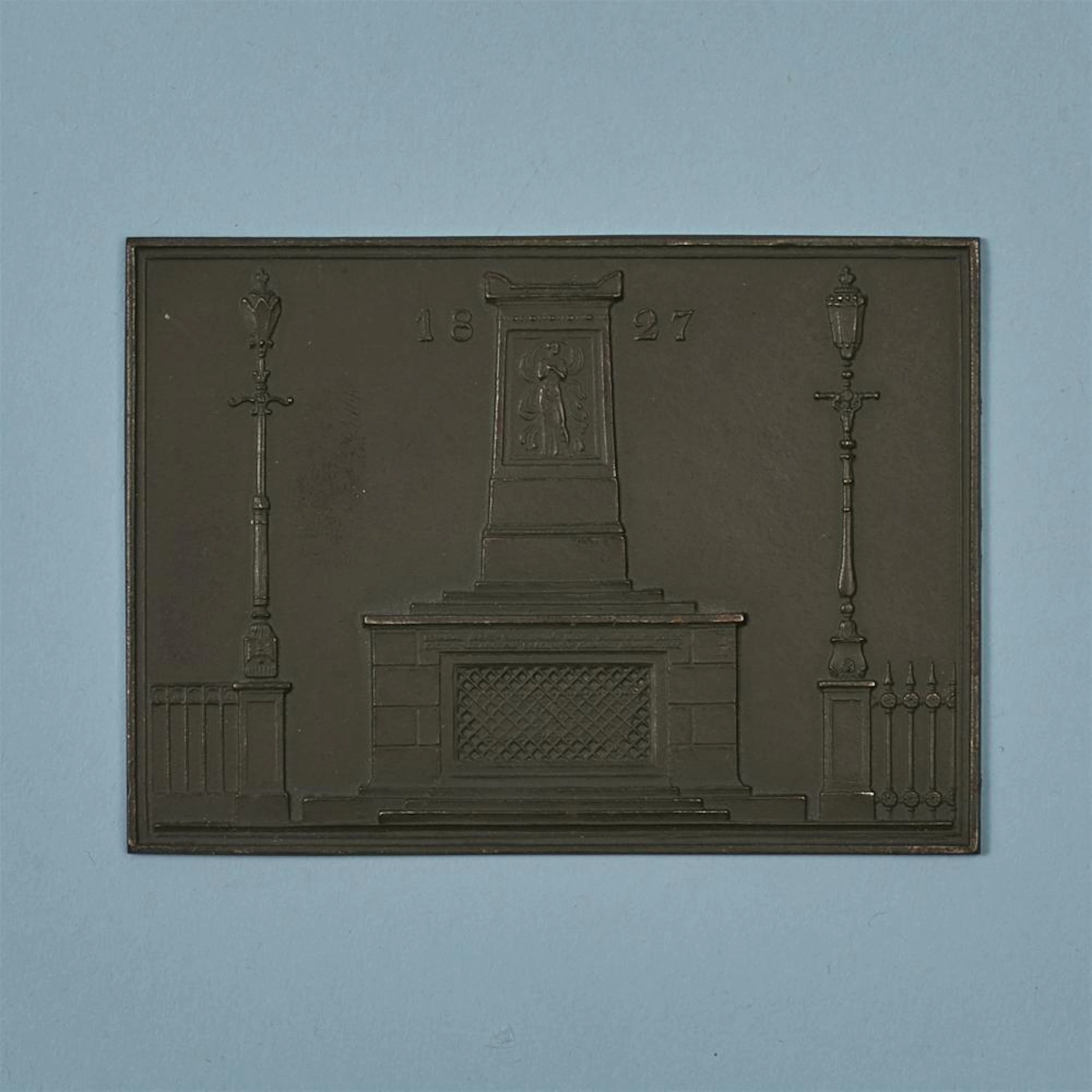 A cast iron New Year's plaque with Schinkel's grave monument to Princess Christiane Charlotte Sophie von der Osten-Sacken