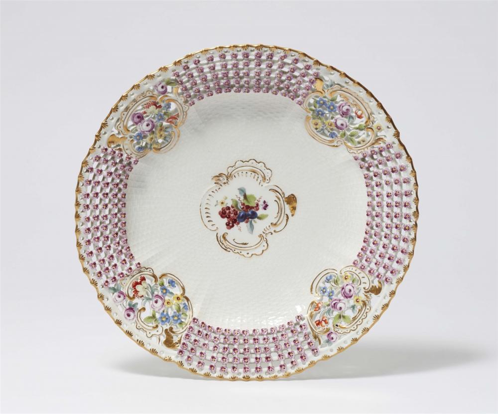 A Meissen porcelain dessert plate from the “Schwerin Service”