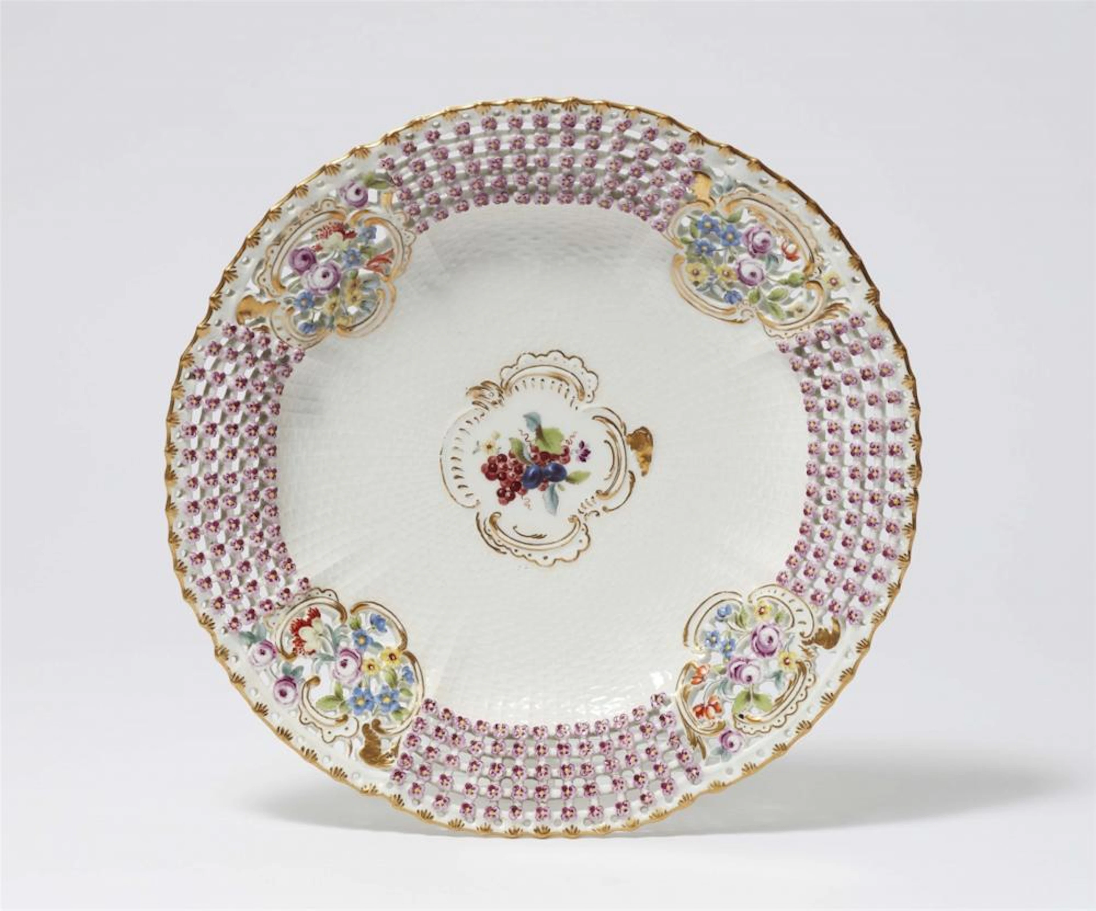 A Meissen porcelain dessert plate from the “Schwerin Service”