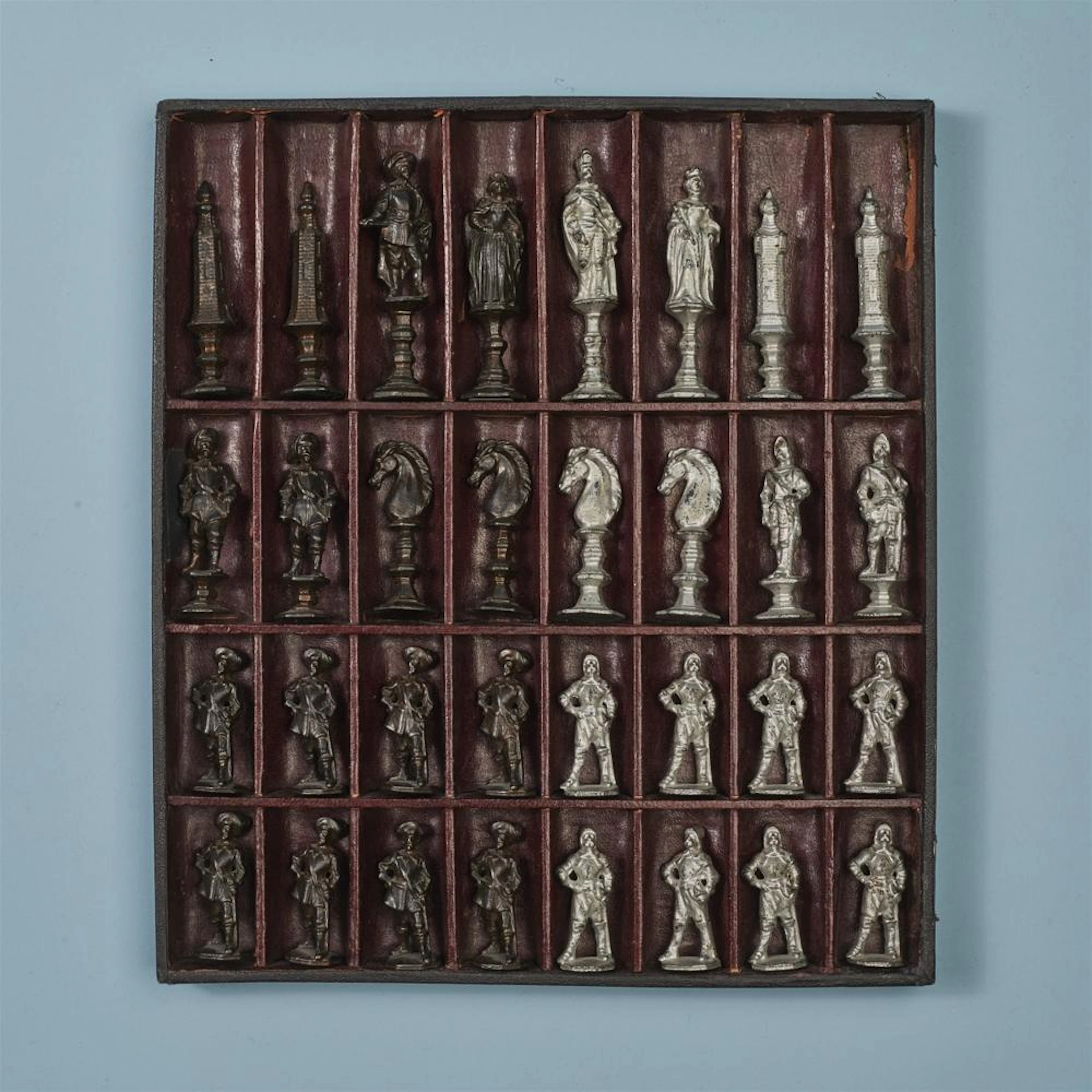 A cast iron chessboard with Gustav Adolf of Sweden against Ferdinand II