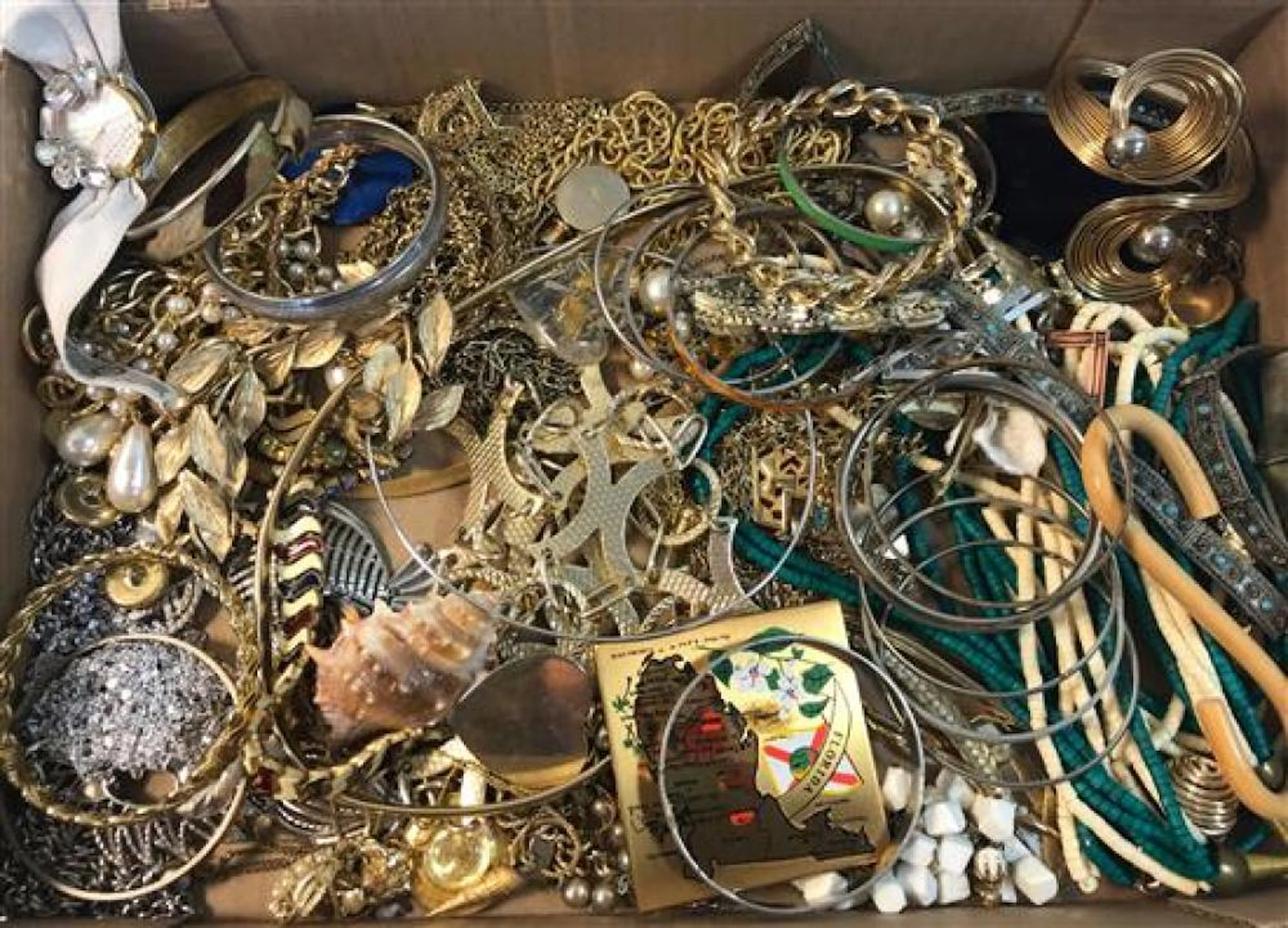 FASHION AND COSTUME JEWELRY
