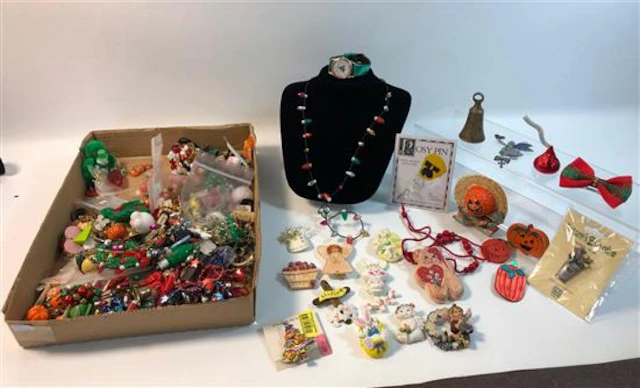 ASSORTED COSTUME AND FASHION JEWELRY BOX LOT