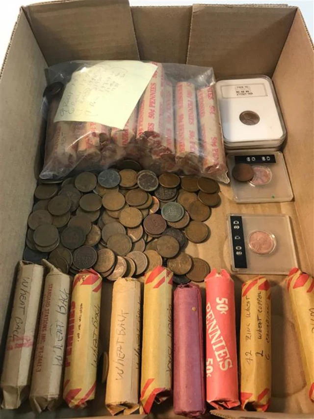 LARGE LOT OF UNITED STATES PENNIES