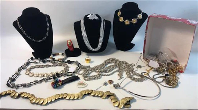 BOX LOT FASHION JEWELRY AND ACCESSORIES