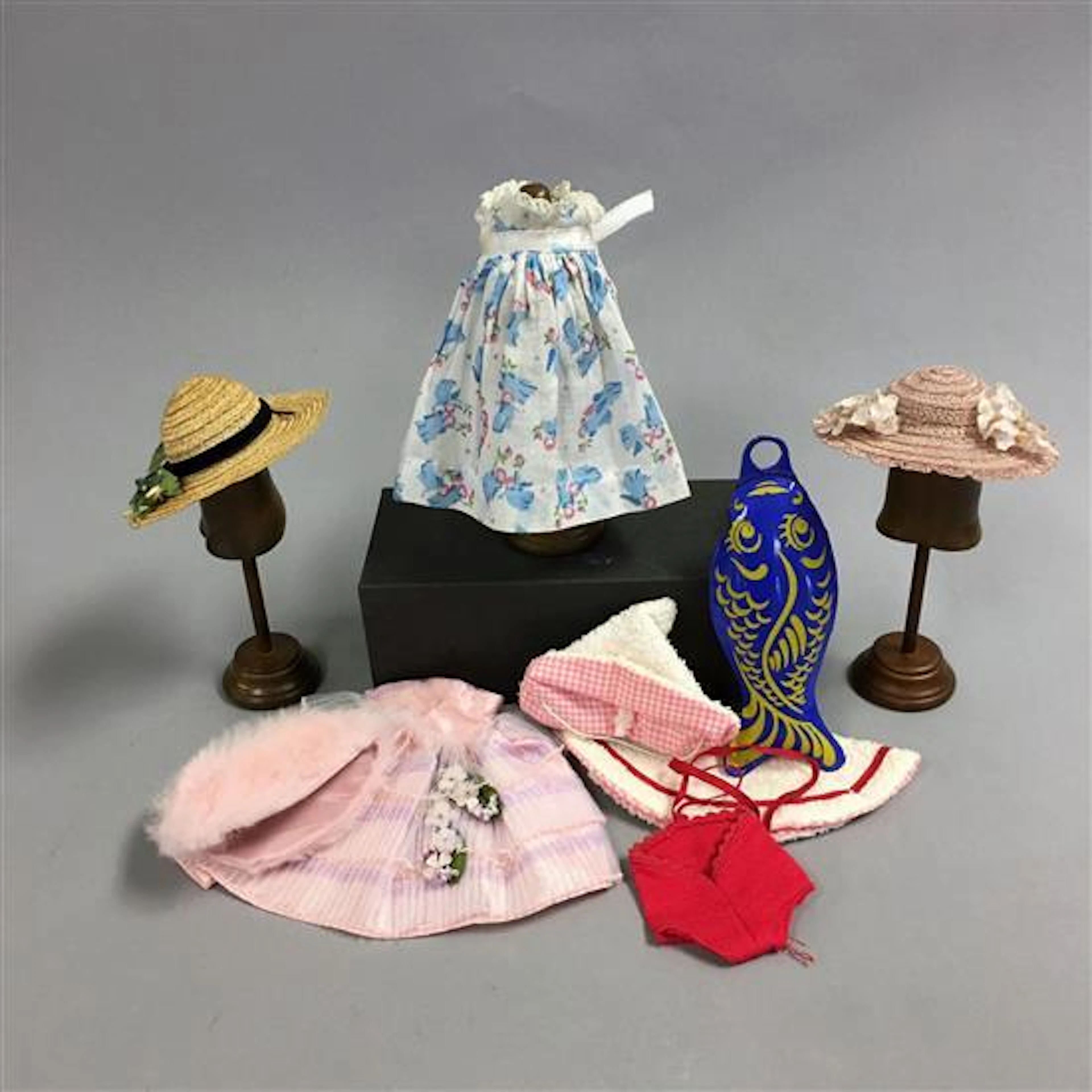 LOT VOGUE GINNY ITEMS AND 3 TAGGED OUTFITS INCLUDING "ORIGINAL VOGUE DOLLS, INC." (1953) BEACH OUTFIT WITH FREDDIE THE FISH, "SCHIAP...