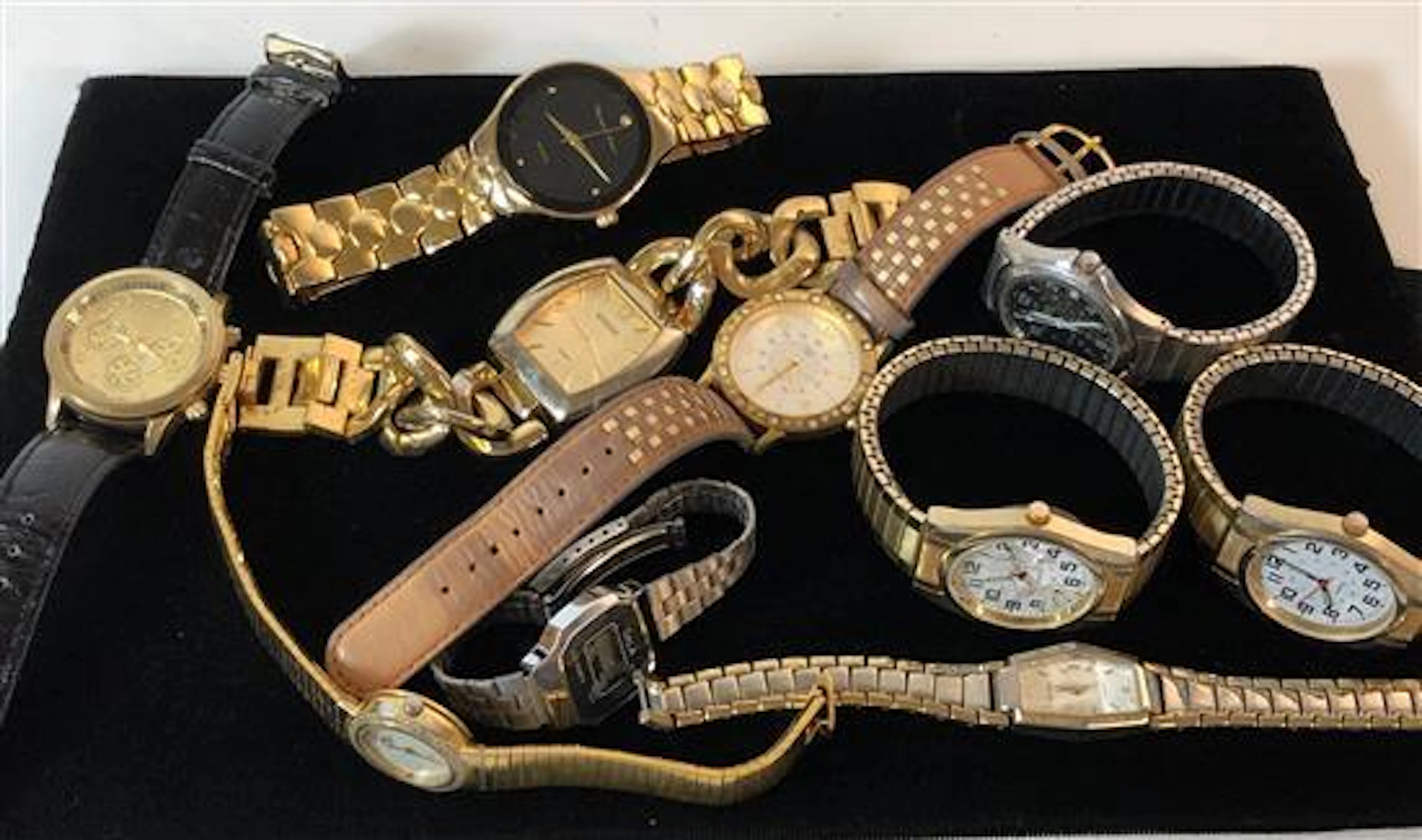 LOT OF TEN WRIST WATCHES INCLUDING: A CHINESE MADE GOLD TONE CHRONOMETER WITH TAPERED HANDS AND BLACK BAND, A SILVER TONE BENRUS ULT...
