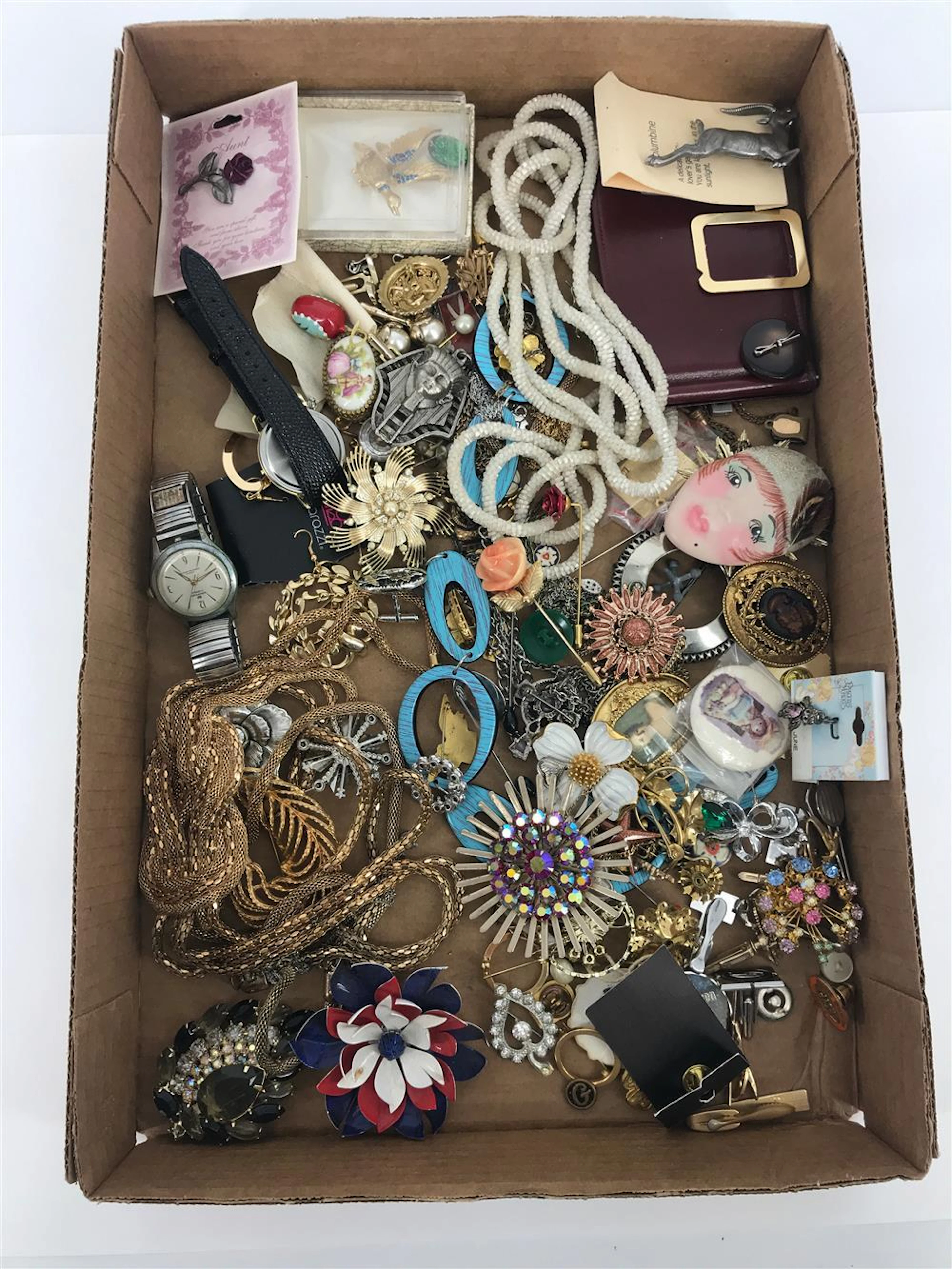 BOX LOT VINTAGE TO MODERN FASHION JEWELRY AND ACCESSORIES