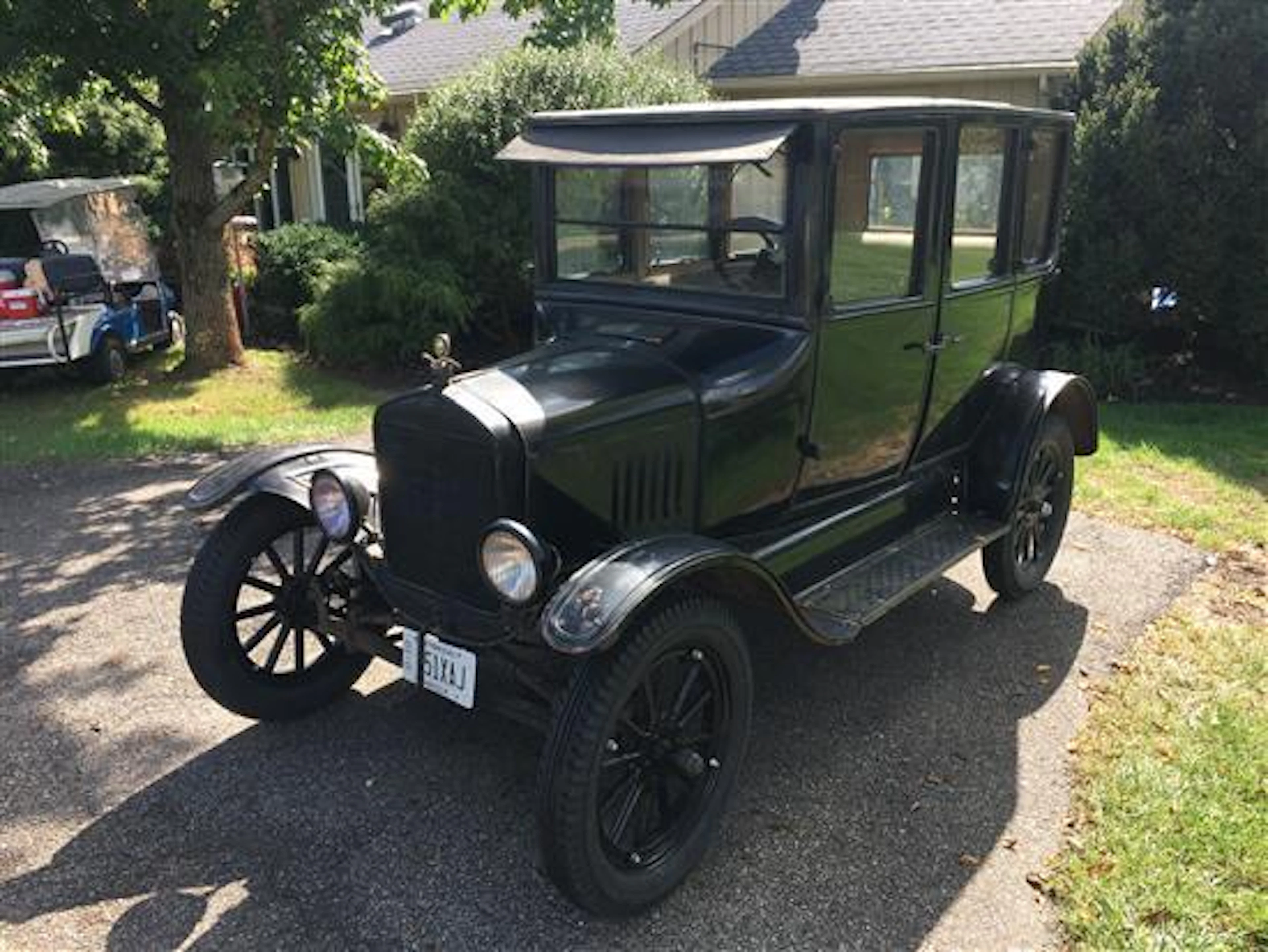1925 FORD MODEL T 4-DOOR, VALVES REGROUND AND NEW SPRINGS, CAST IRON PISTON RINGS, NEW REBUILT COILS, OUTSIDE OIL LINE, KEVLAR BANDS...