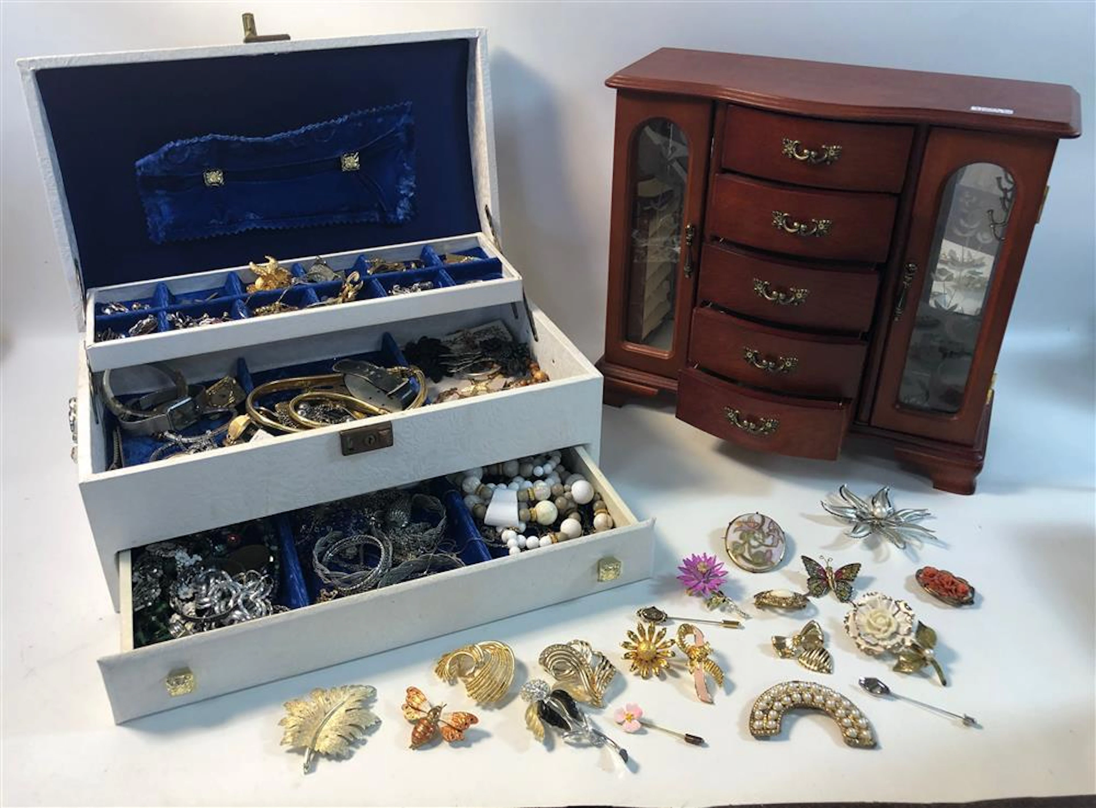 TWO VINTAGE JEWELRY BOXED WITH CONTENTS