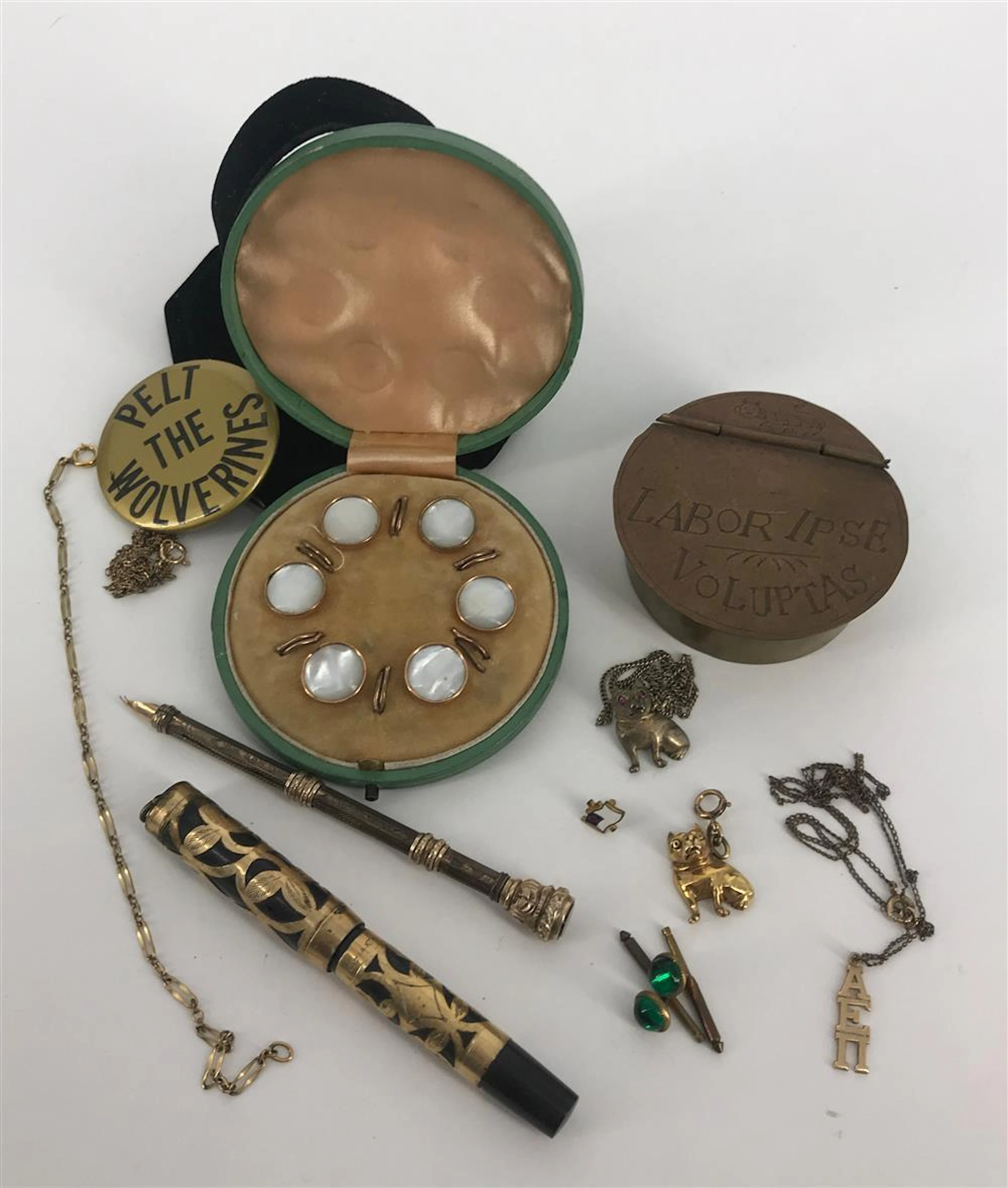 VINTAGE ACCESSORIES