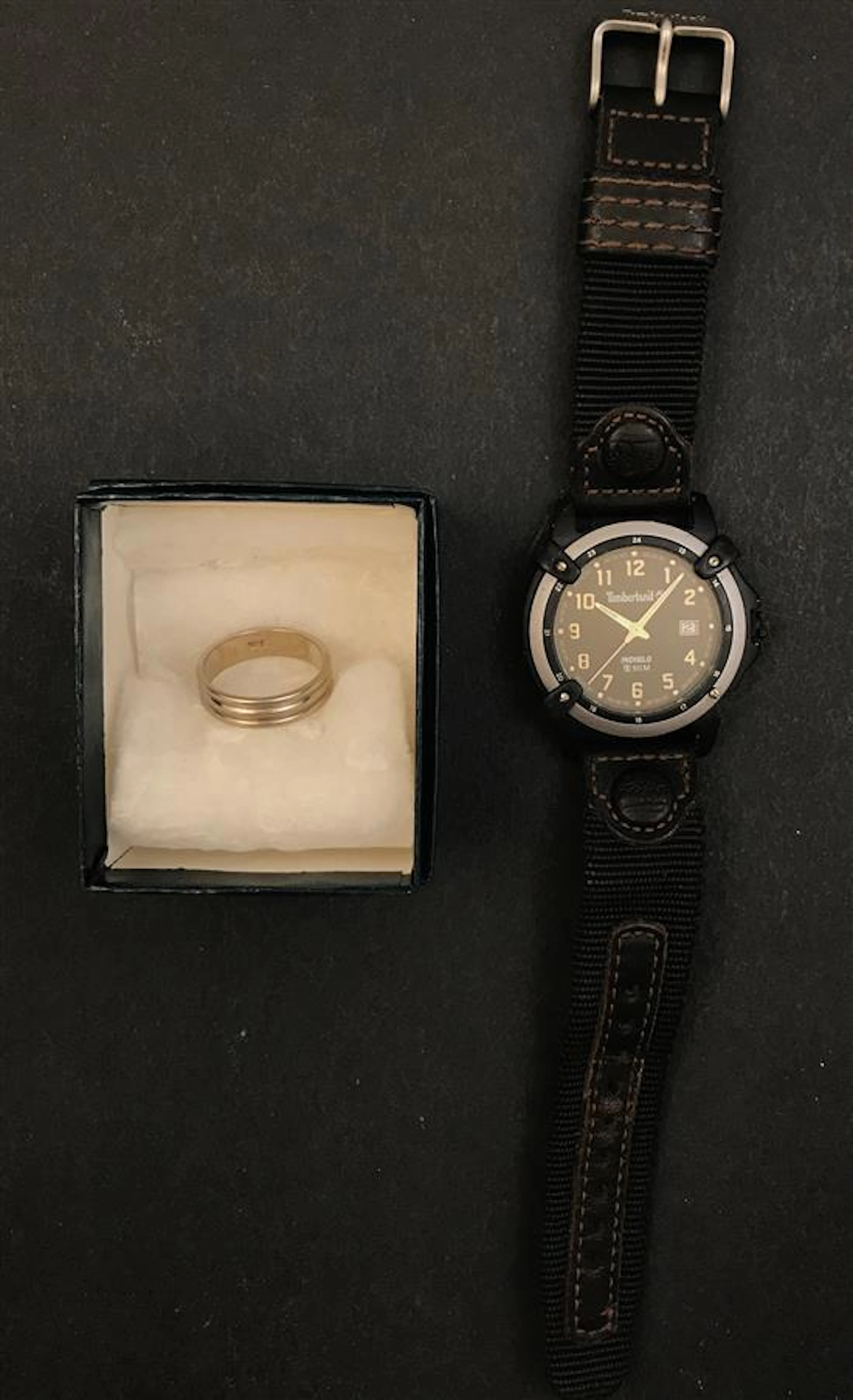 LOT INCLUDING TIMBERLAND INDIGO WATCH, GREEN BOX AND STAMPED 14K WHITE GOLD RING, RING 4.5 GRAMS