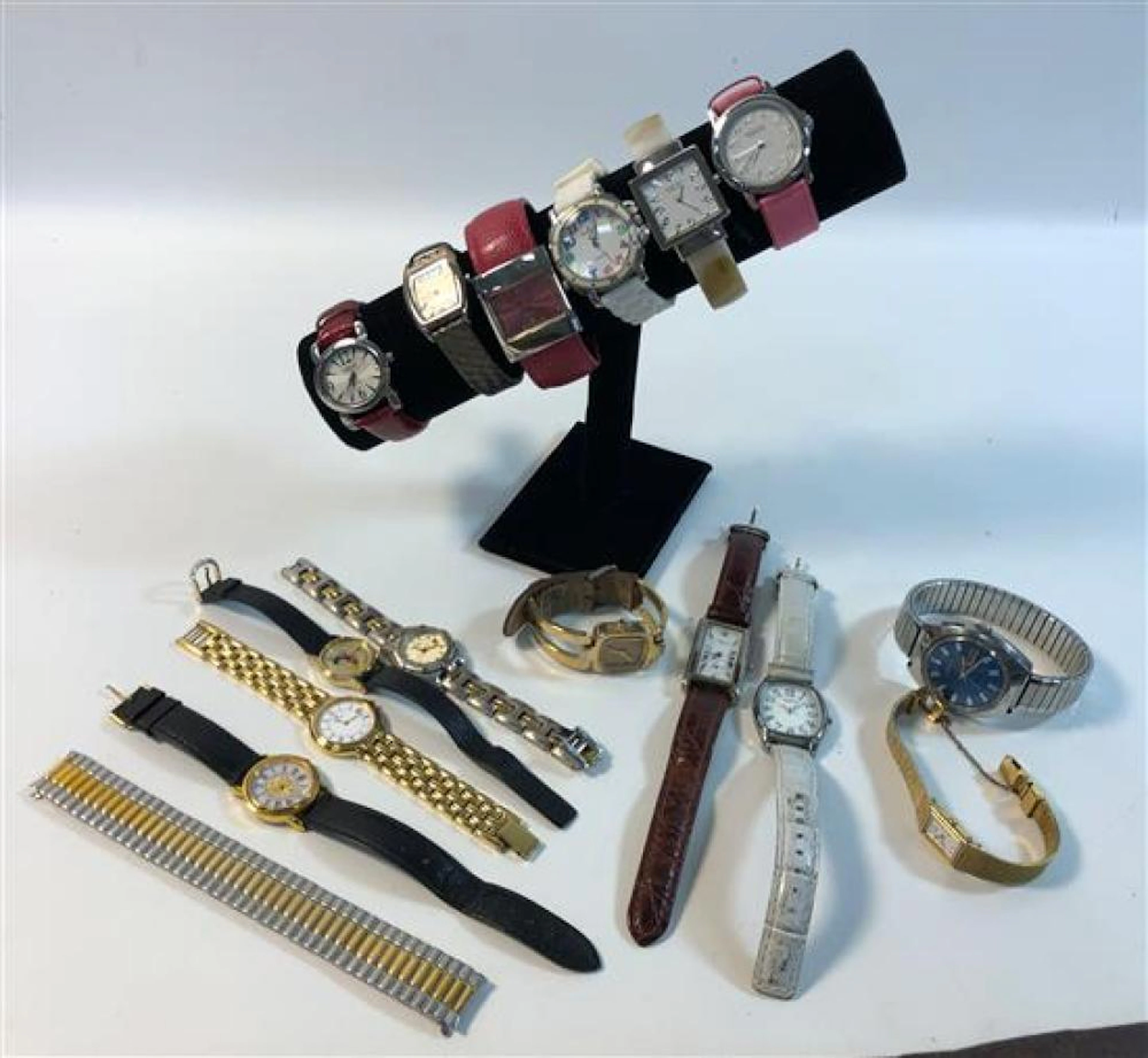ASSORTED FASHION WATCHES