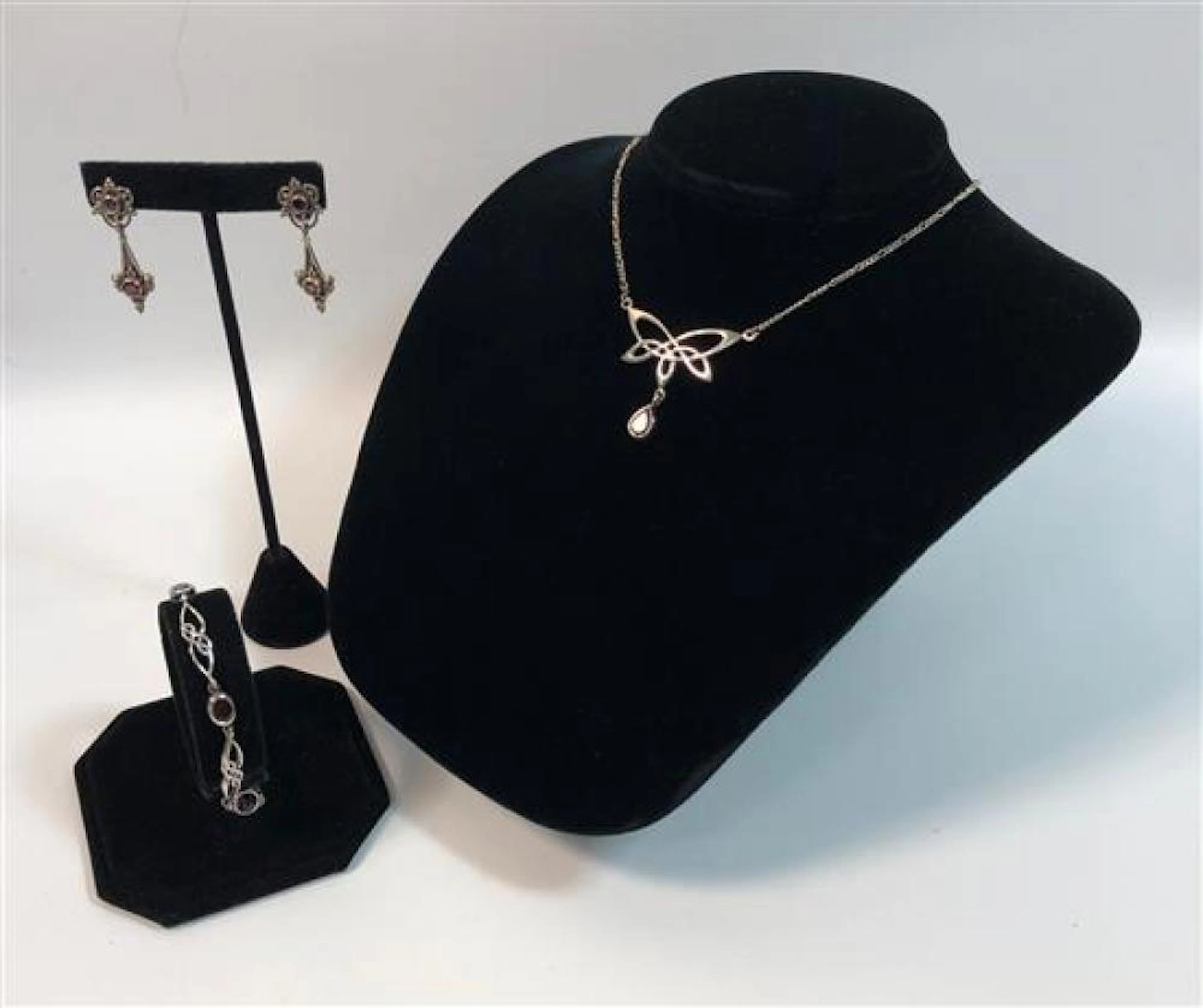 RED GEMSTONE JEWELRY LOT