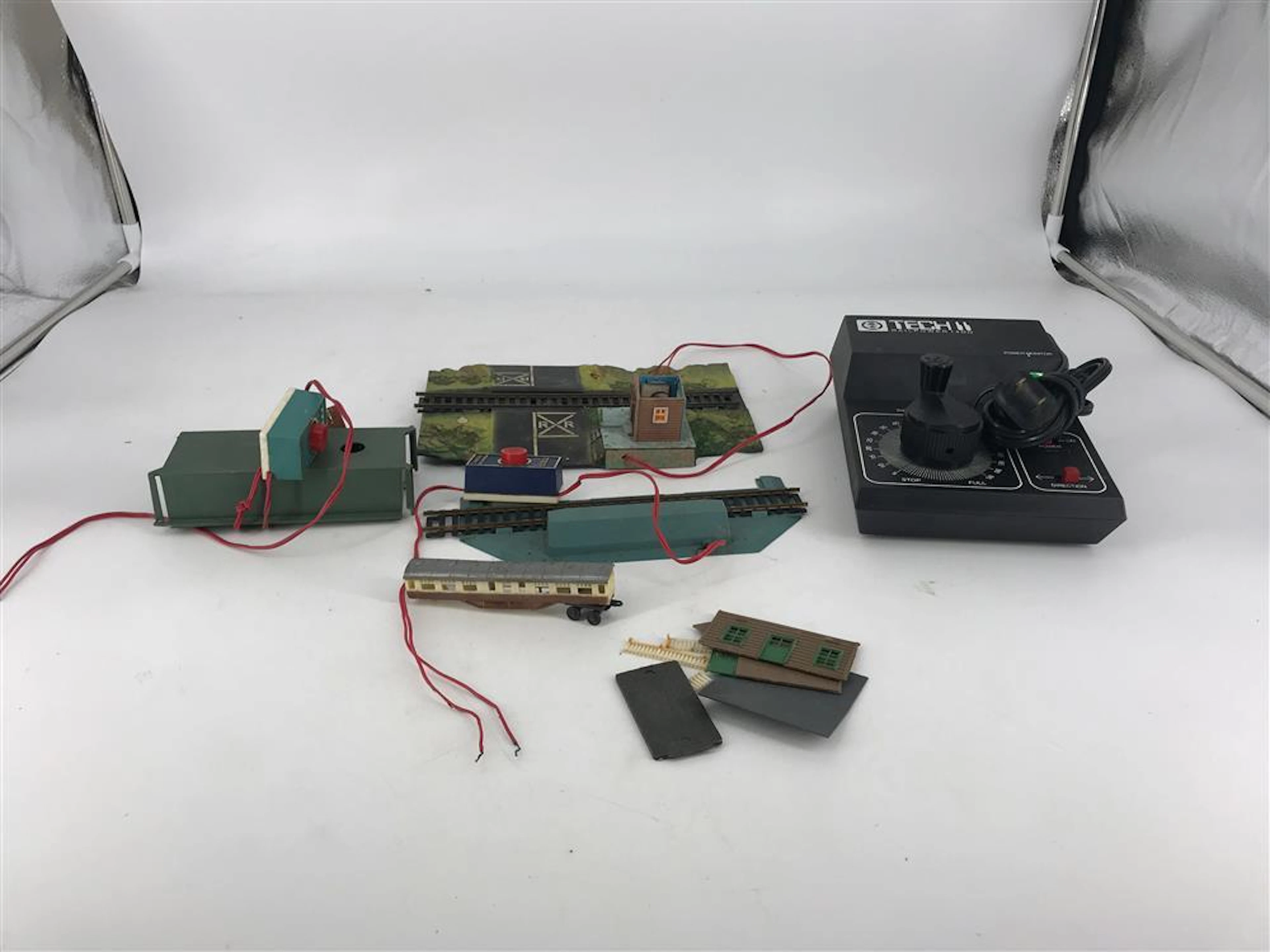 BOX LOT CHECK 2 RAIL POWER TRANSFORMER AND TYPE O TRACK AND ACCESSORIES
