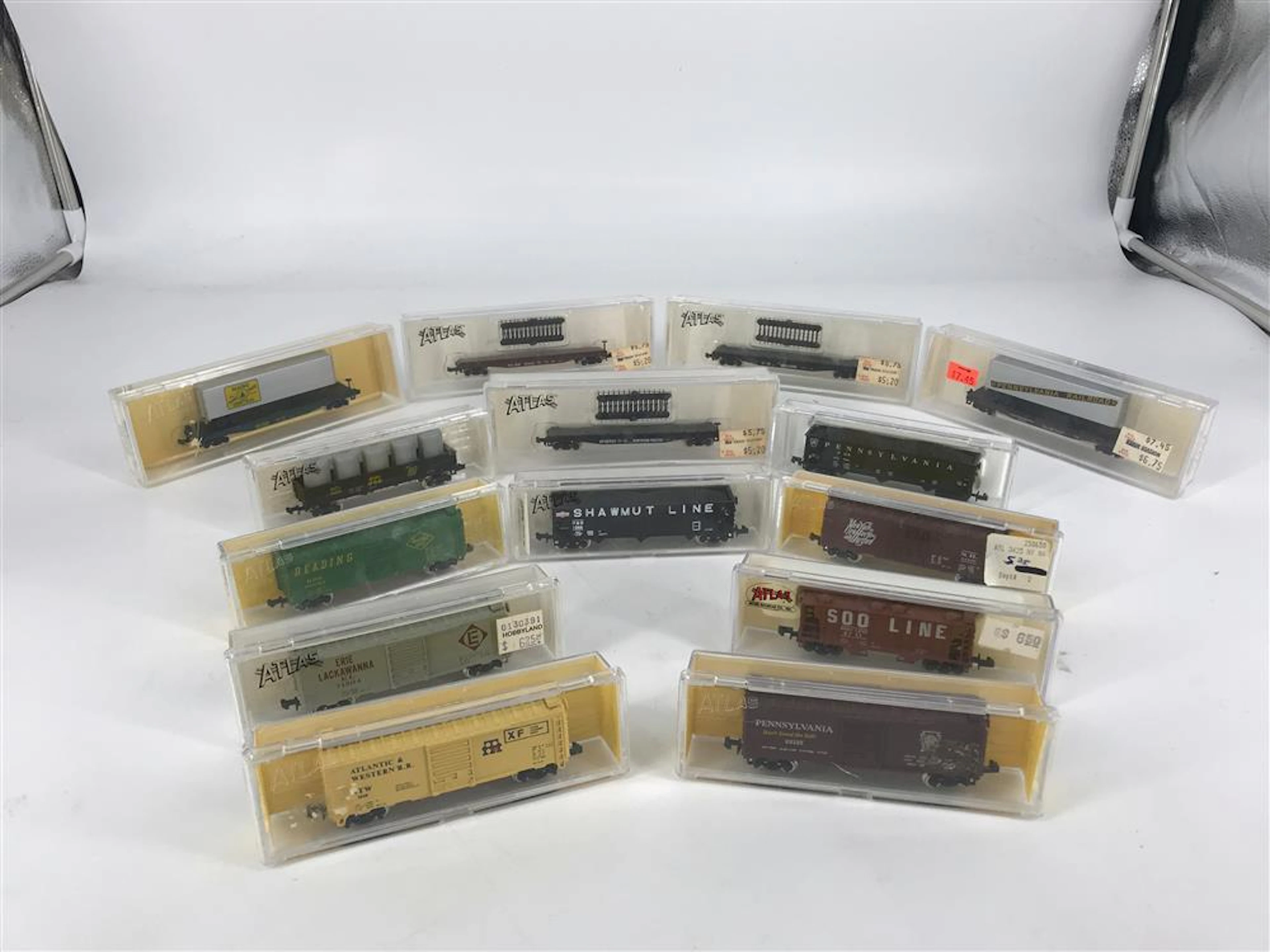 ATLAS N SCALE 14 ASSORTED FREIGHT CARS