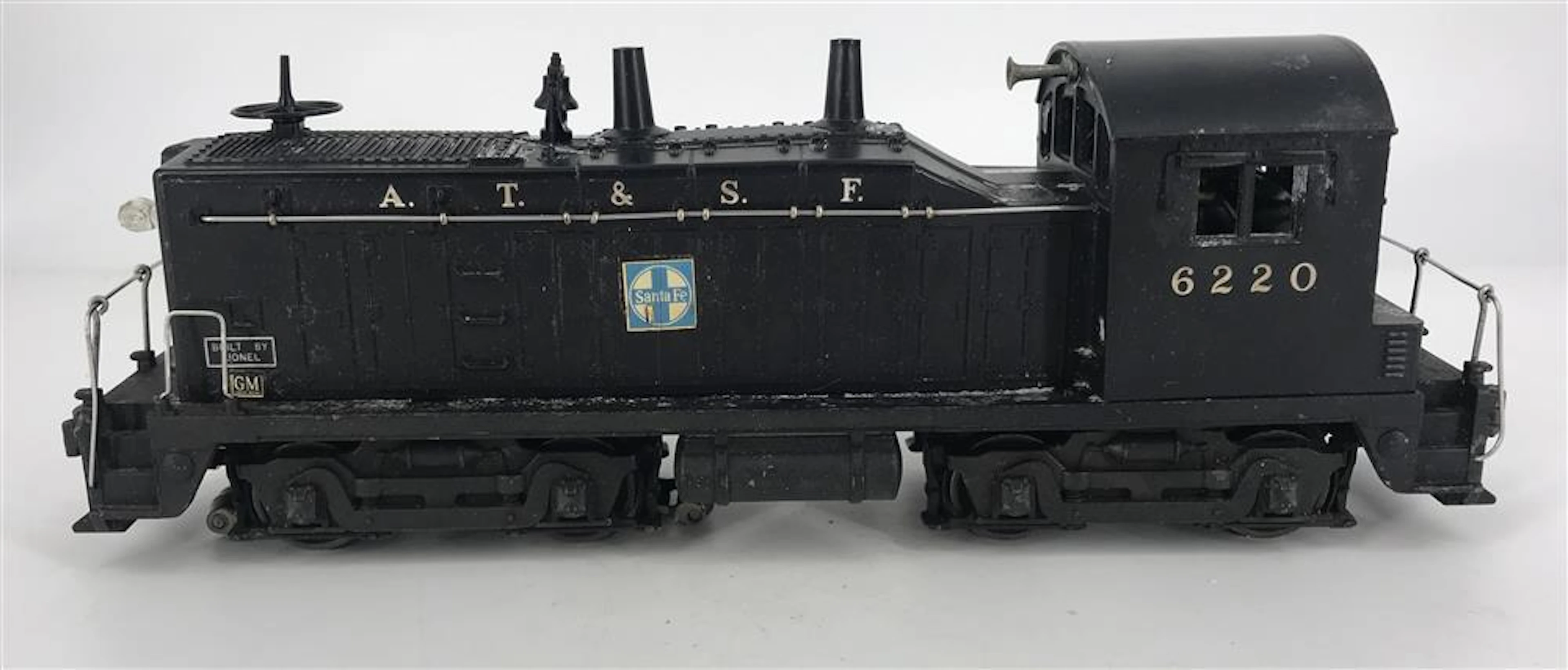 LIONEL POSTWAR O GAUGE 6220 SANTA FE NW2 SWITCHER SMALL GM DECAL ON SIDE