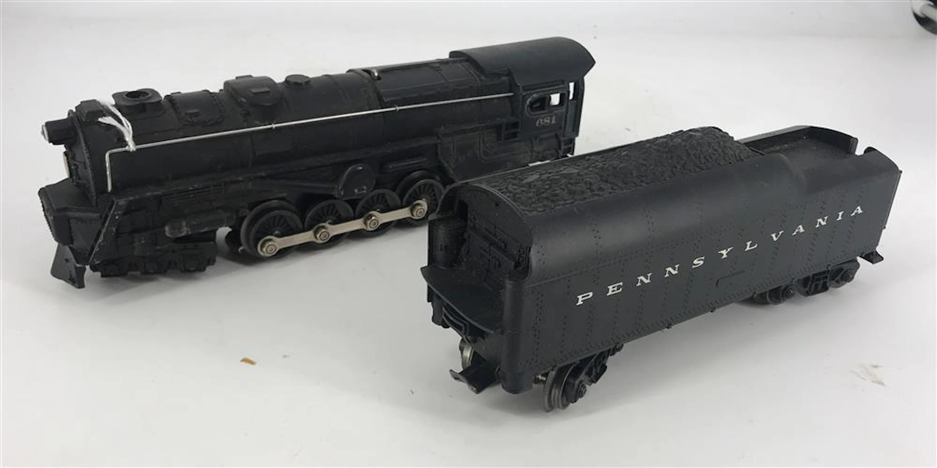 LIONEL POSTWAR O GAUGE 681 TURBINE LOCOMOTIVE WITH 671W TENDER