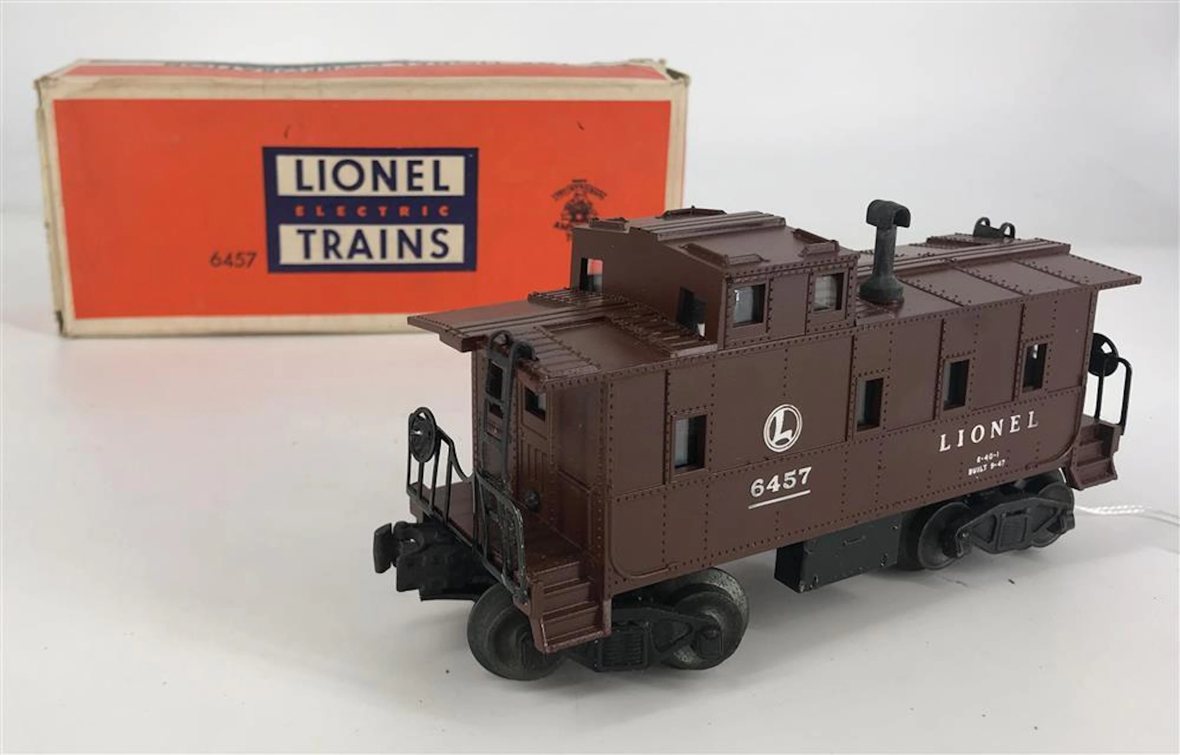 LIONEL POSTWAR O GAUGE 6457 LIONEL SP CABOOSE WITH ORIGINAL BOX