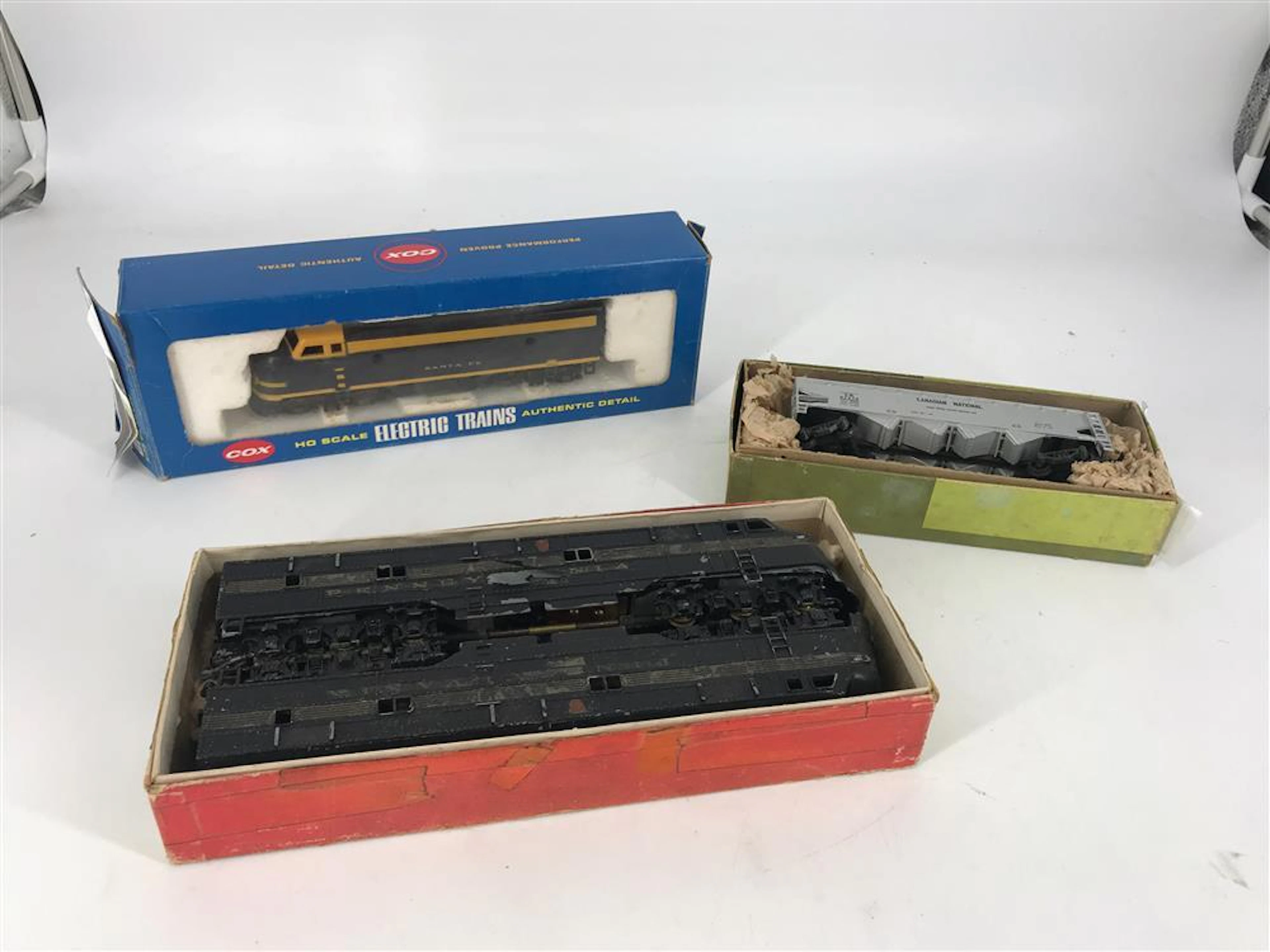 BOX LOT HO HOBBY TOWN OF BOSTON E7AA AND COX F7 SANTA FE DIESEL AND RIVER ROSSI HOPPER
