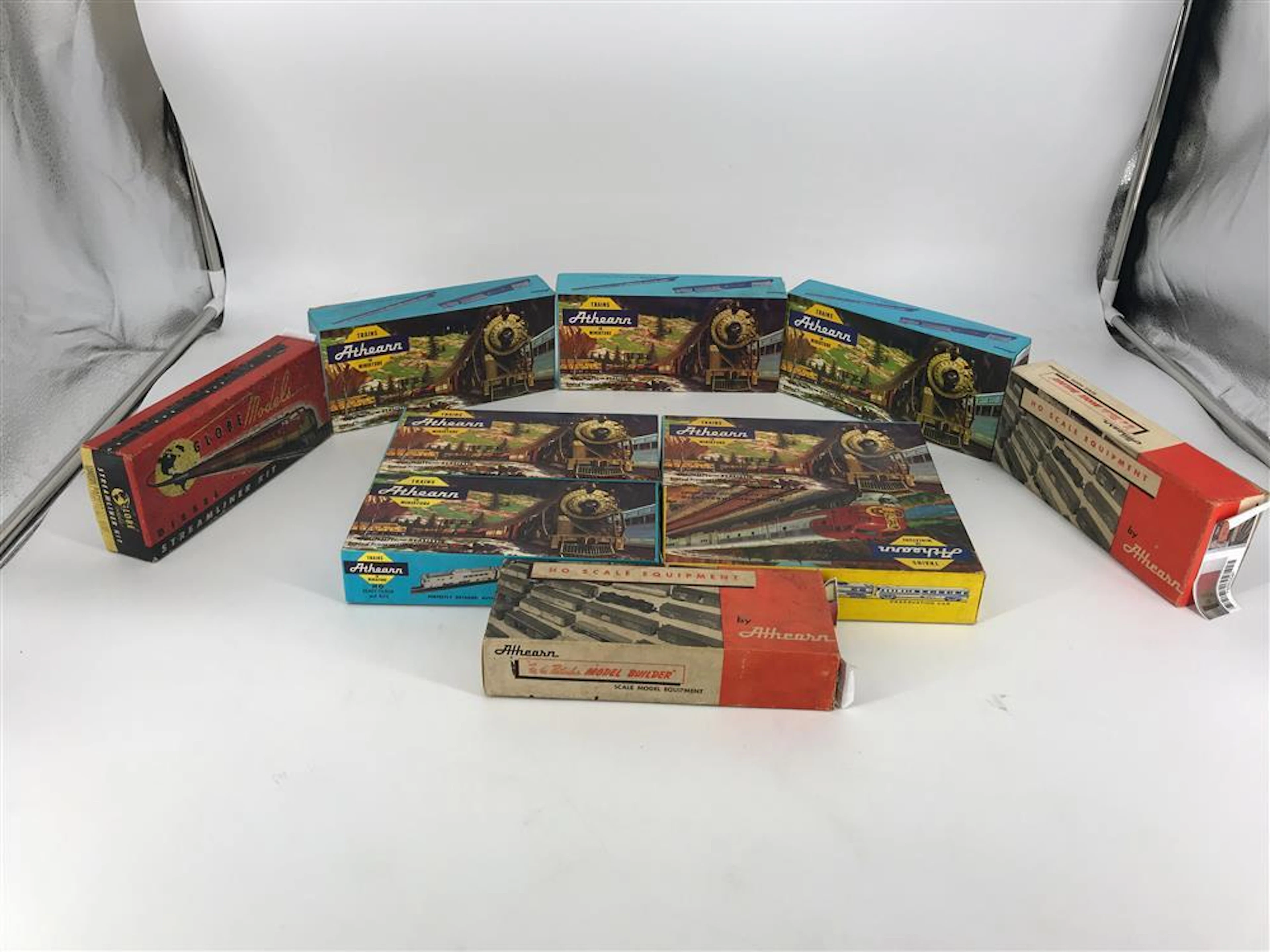 9 HO FREIGHT CAR KITS, ATHEARN