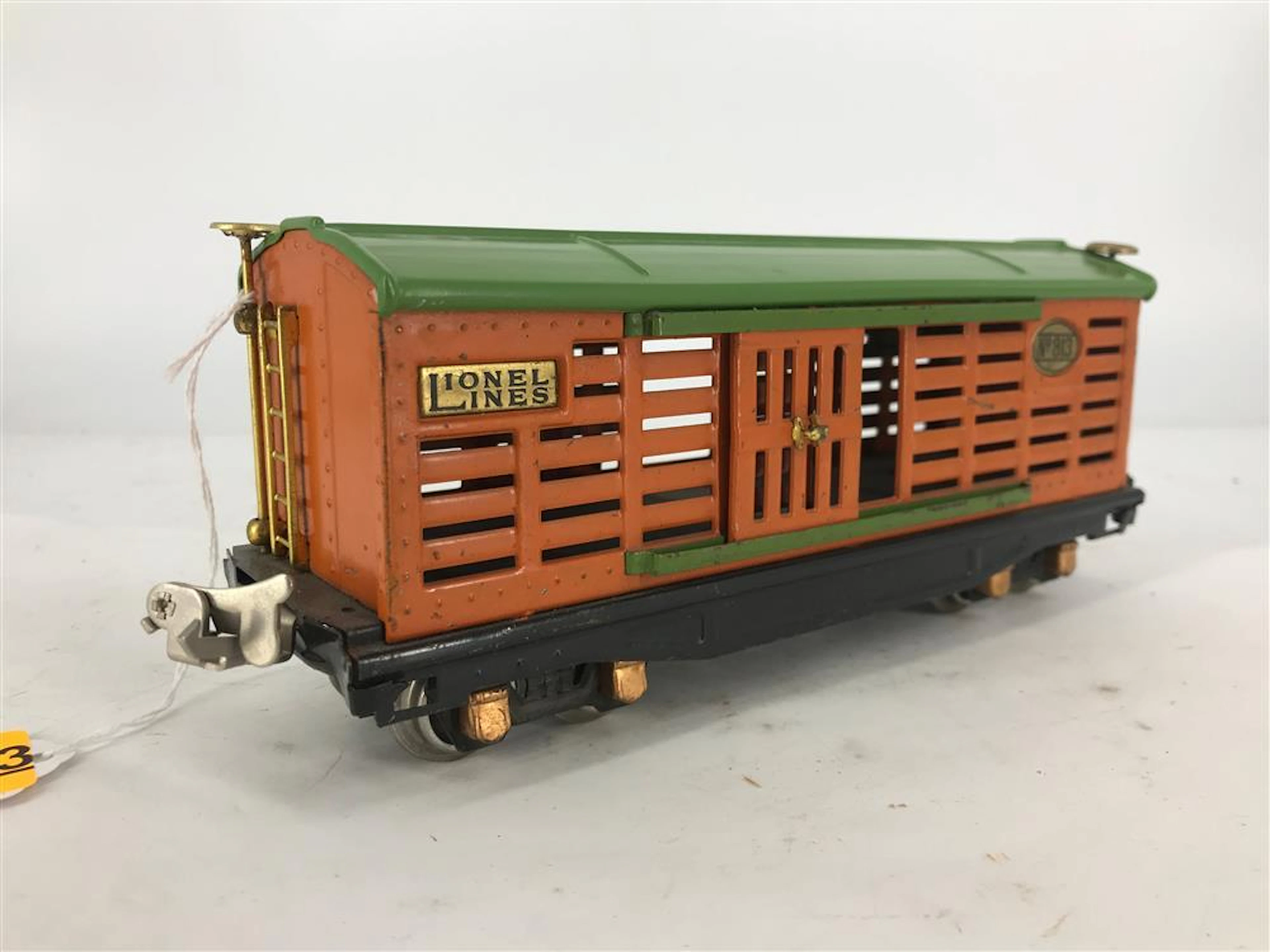 LIONEL PRE-WAR O GAUGE #813 STOCK CAR ORANGE BODY, PEAGREEN ROOF