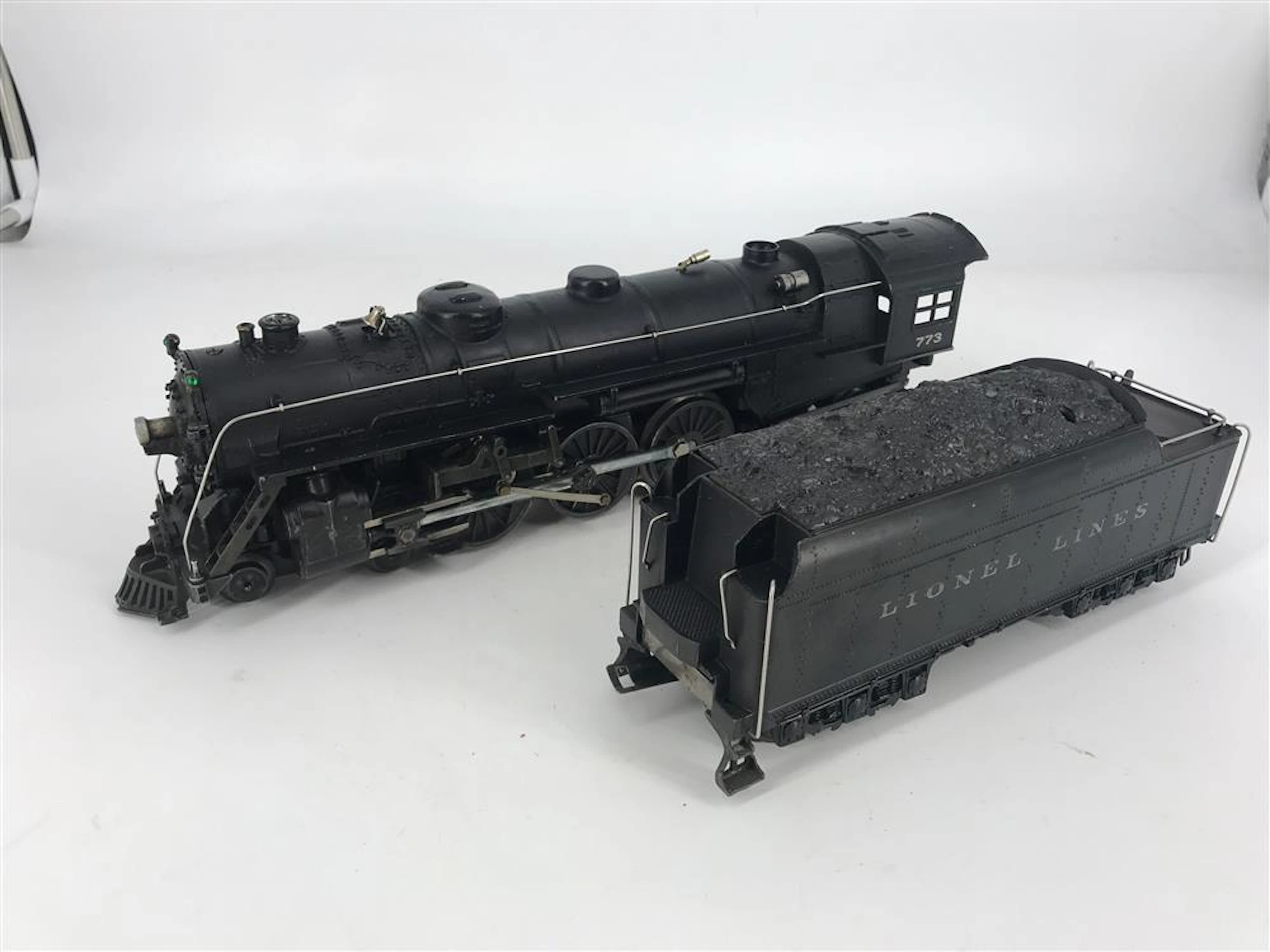 LIONEL POSTWAR O GAUGE 773 4-6-4 HUDSON LOCOMOTIVE AND 2426W TENDER 1950 MODEL