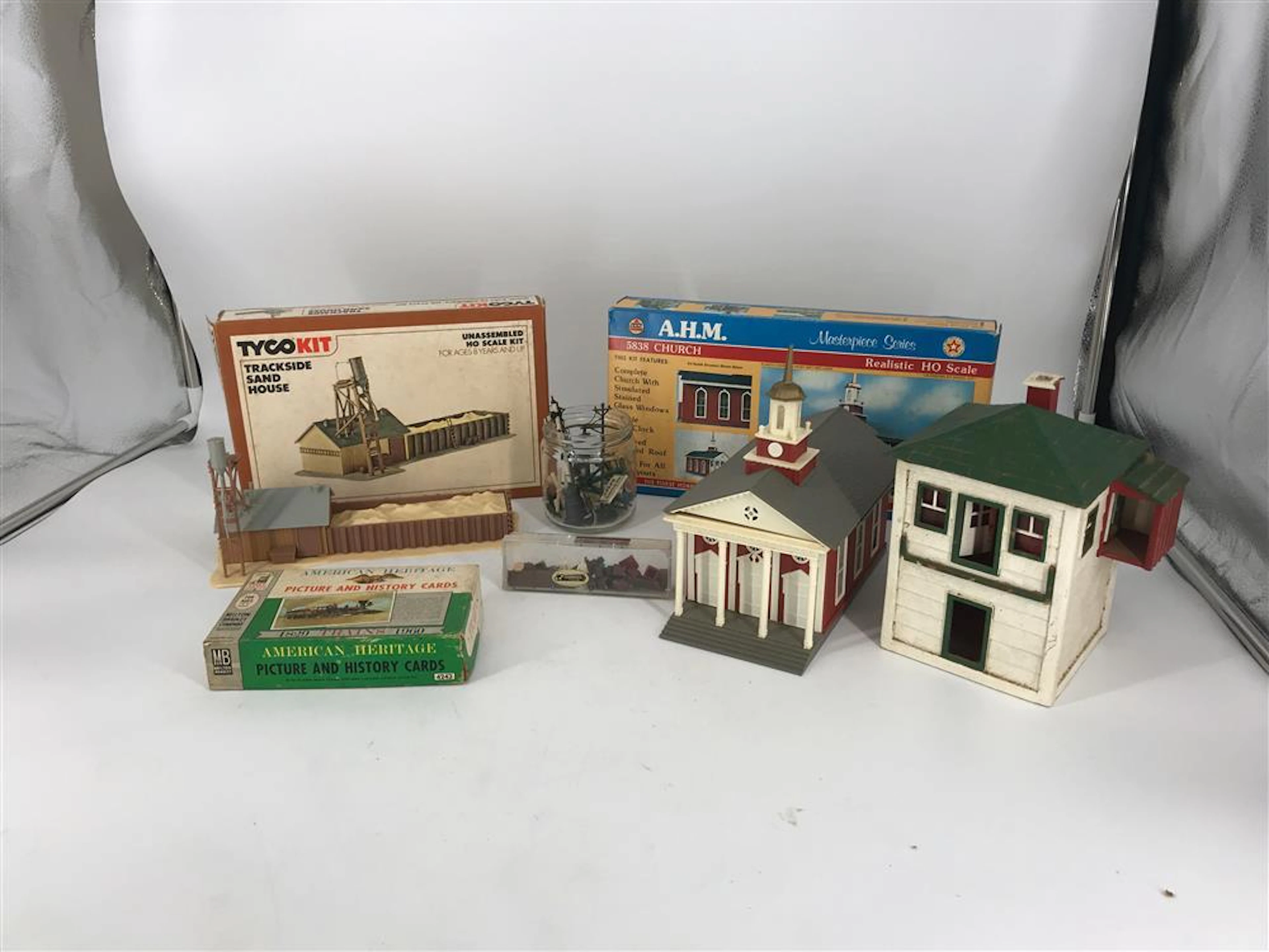 BOX LOT HO BUILDINGS