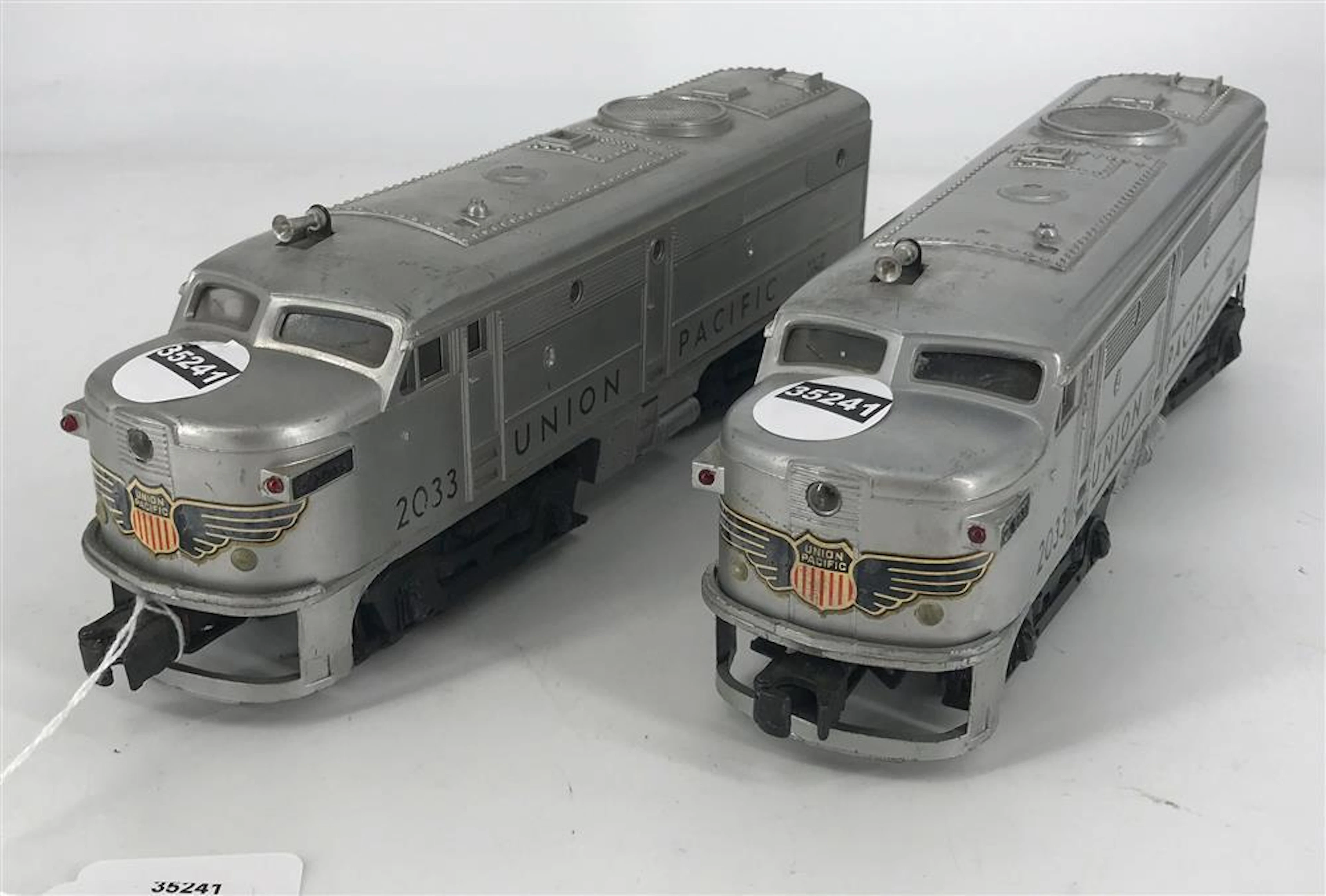 LIONEL POSTWAR O GAUGE 2033 UNION PACIFIC ALCO DIESEL AA SILVER