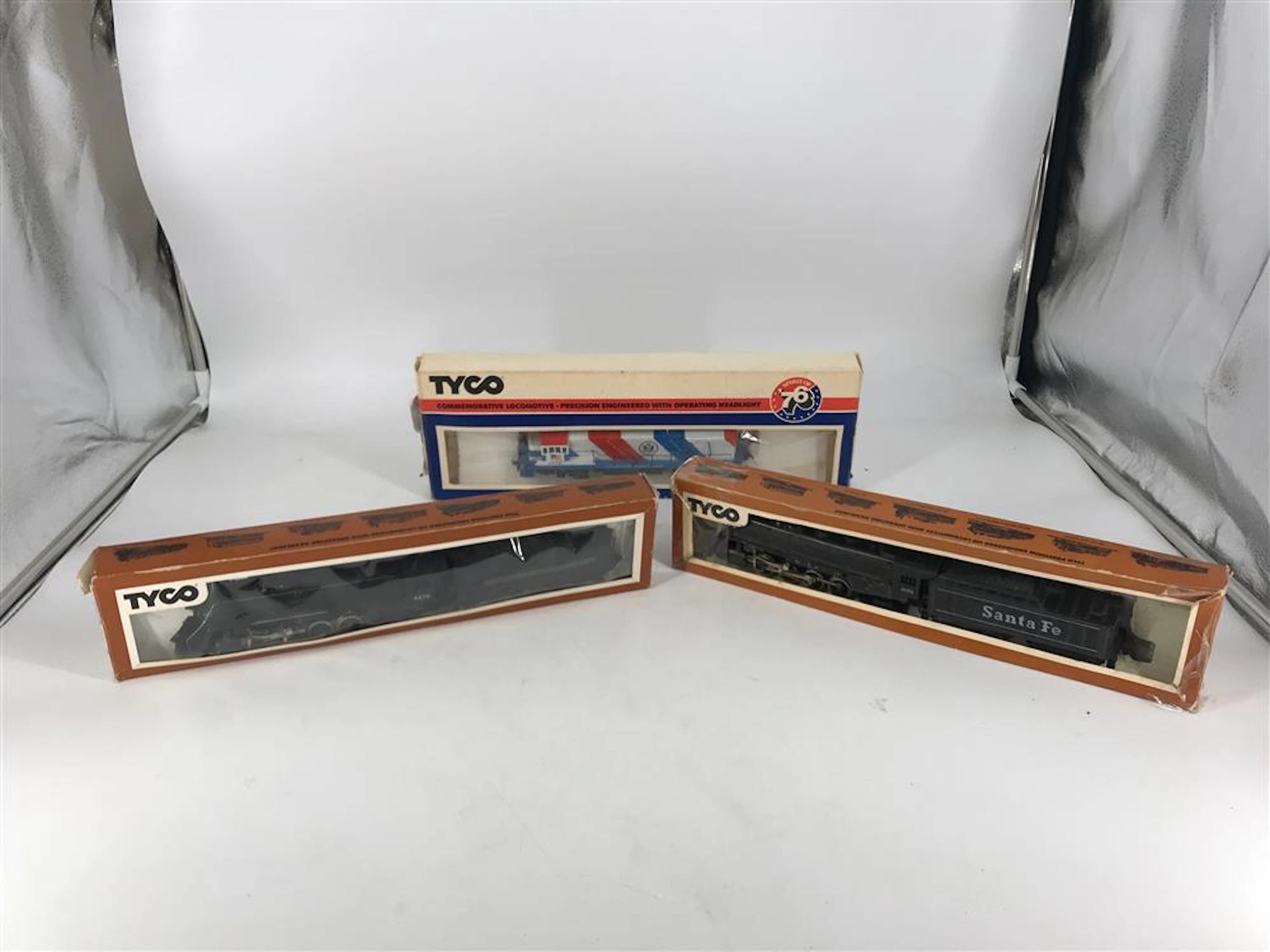 BOX LOT HO TYCO 2 PACIFICS, SPIRIT OF AMERICA DIESEL