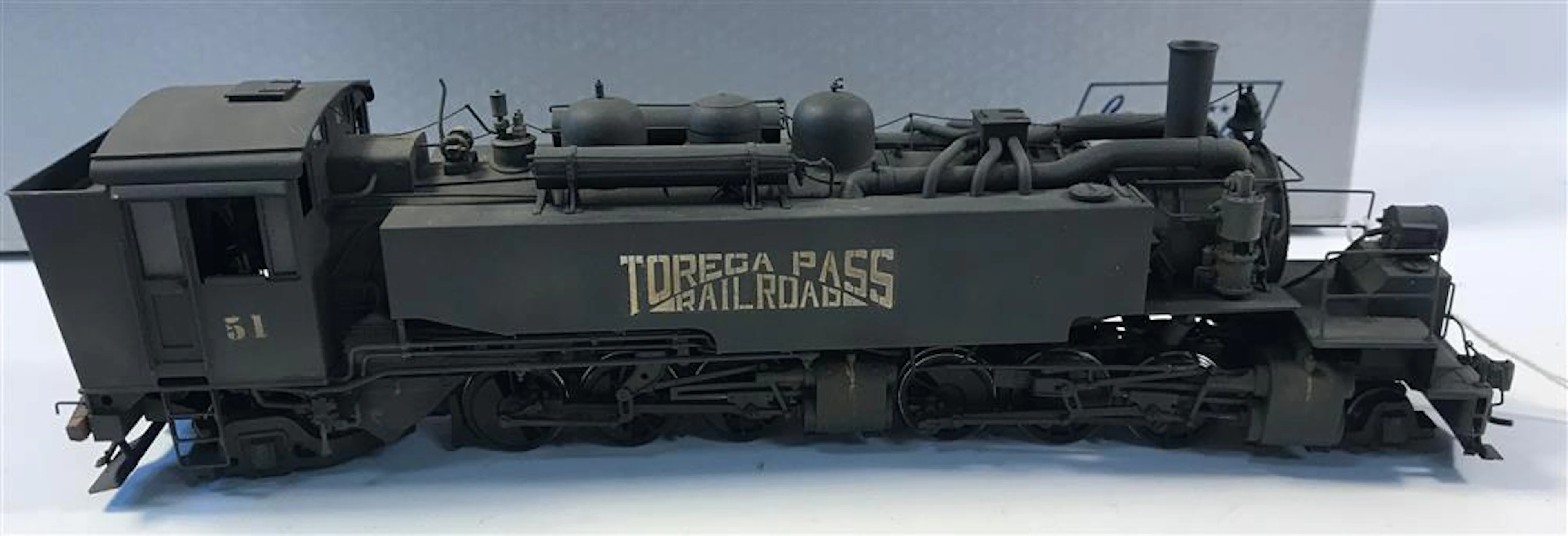 H O GAUGE TORECA PASS RAILROAD #51 ENGINE WITH BOX