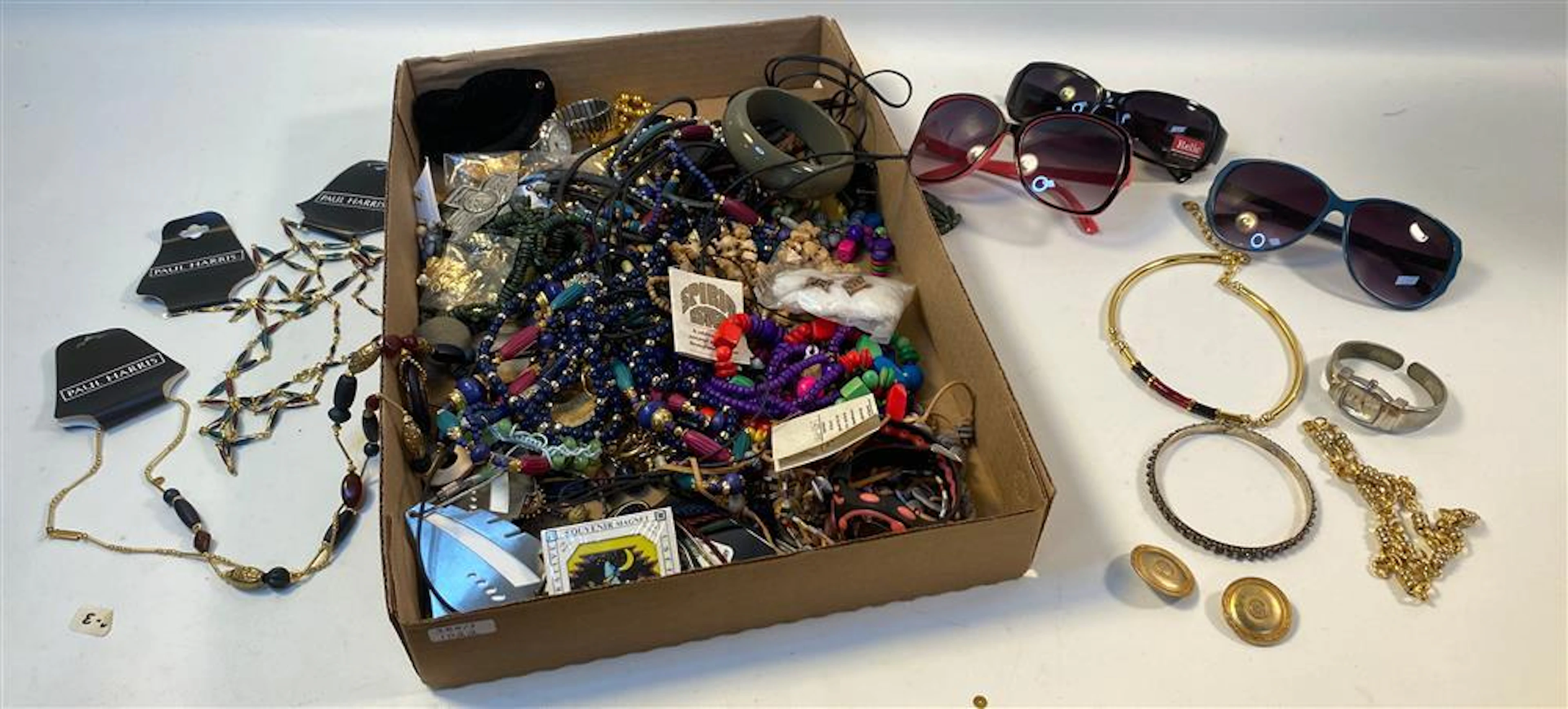 LOT OF ASSORTED FASHION AND COSTUME JEWELRY AND ACCESSORIES