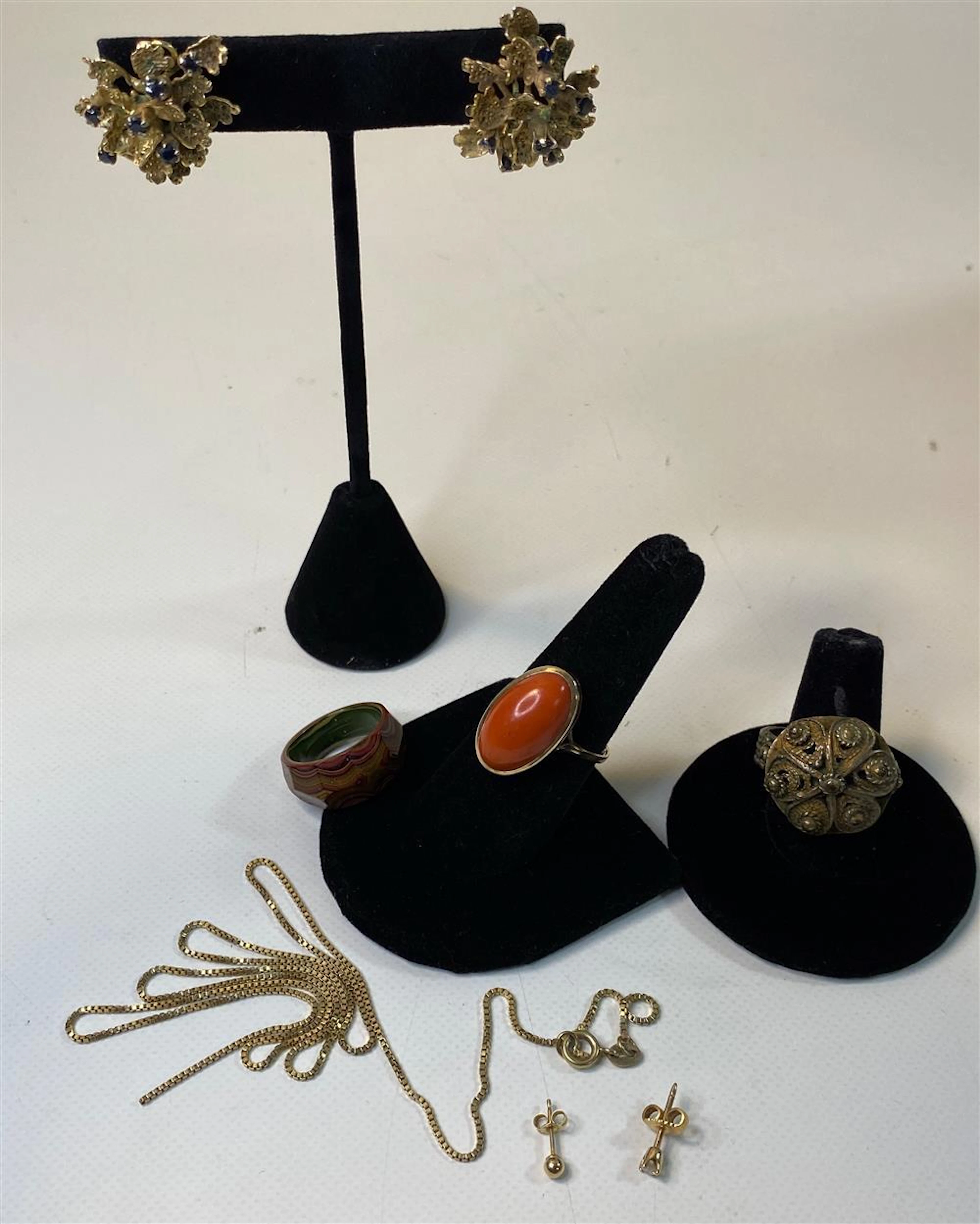 JEWELRY AND ACCESSORIES