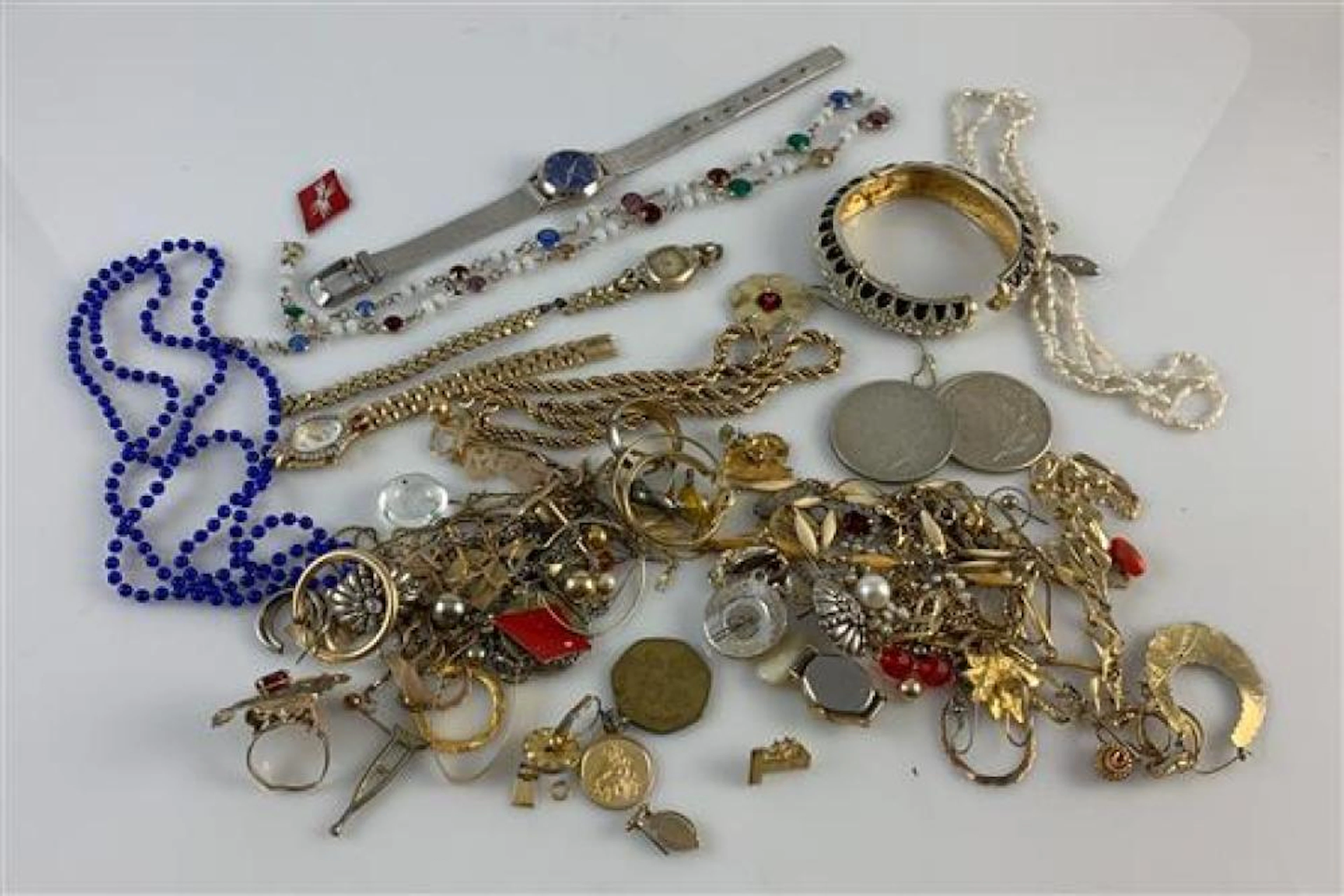 ASSORTED SCRAP JEWELRY AND TWO SILVER DOLLARS