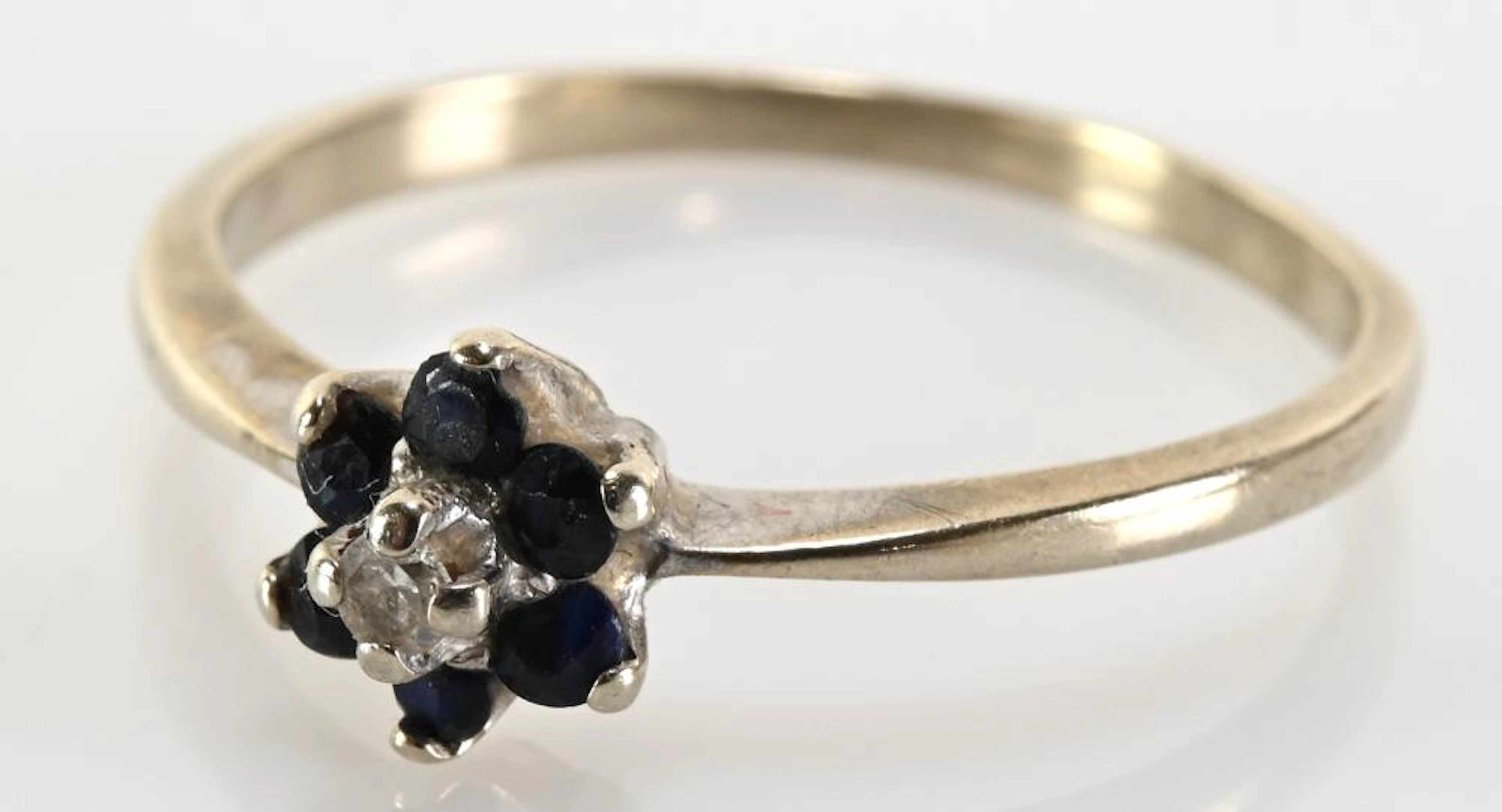 Vintage 10K White Gold Jewelry Ring