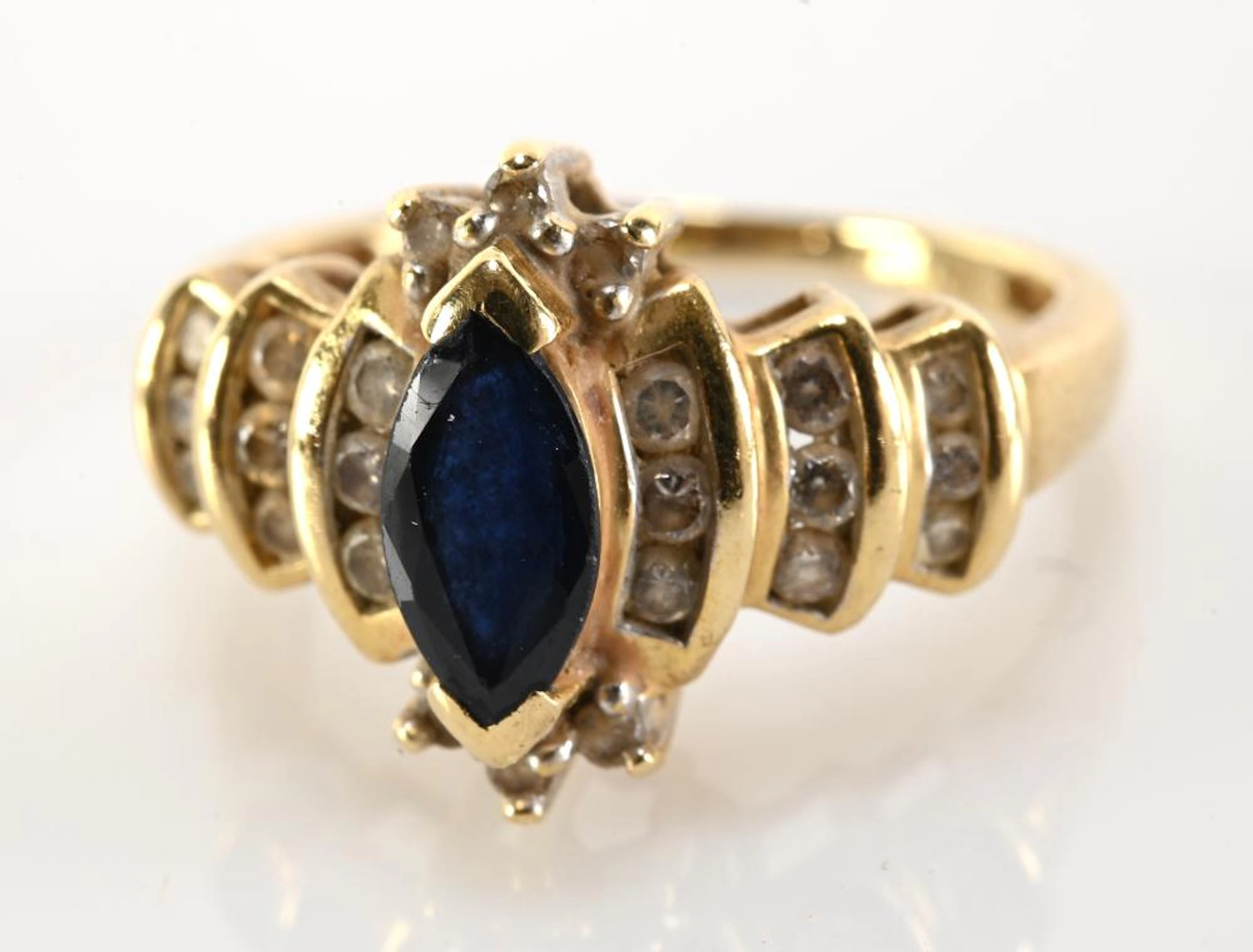 Vintage 14K Gold Designer Gemstone Jewelry Ring