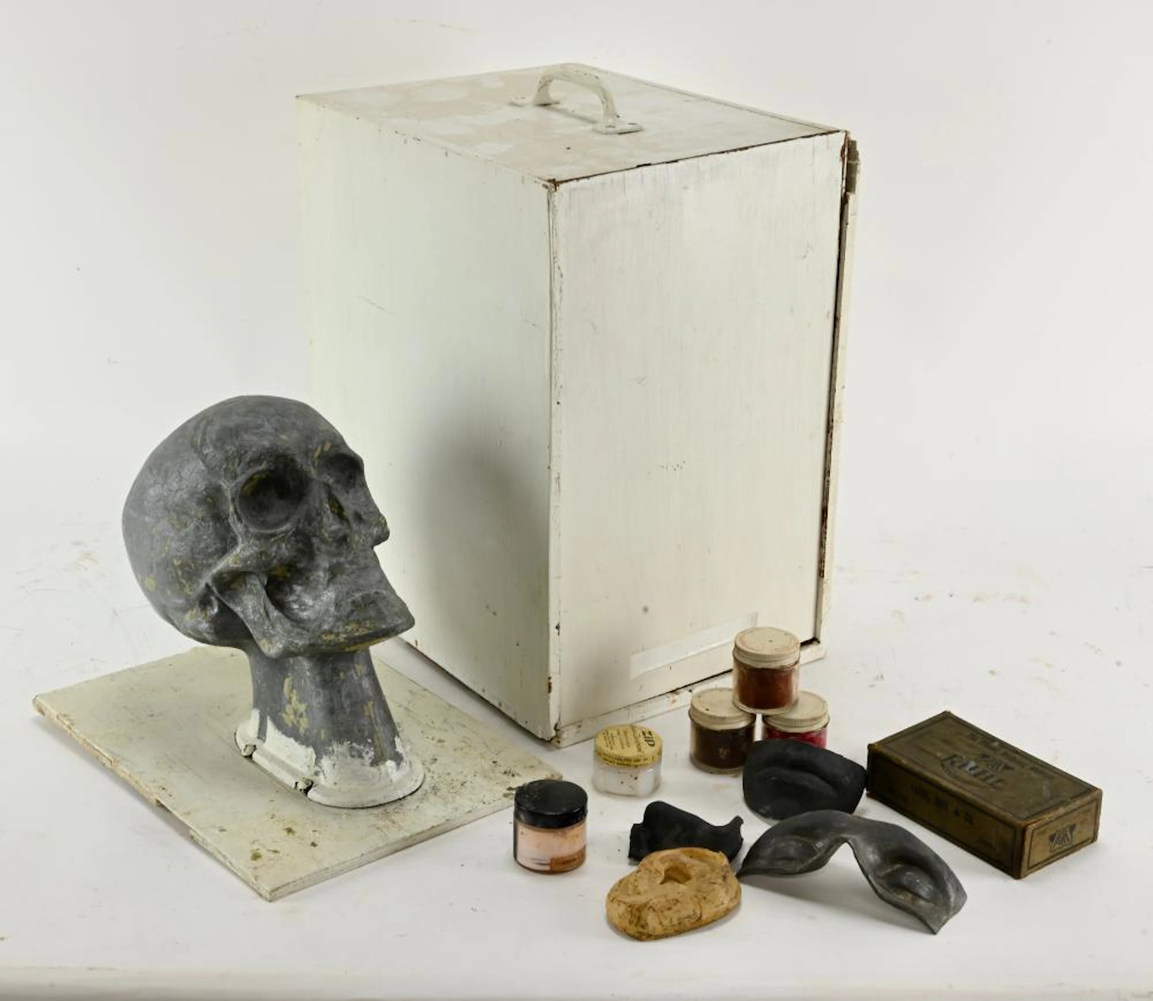 Vintage Modeling Face Mask Artist Kit