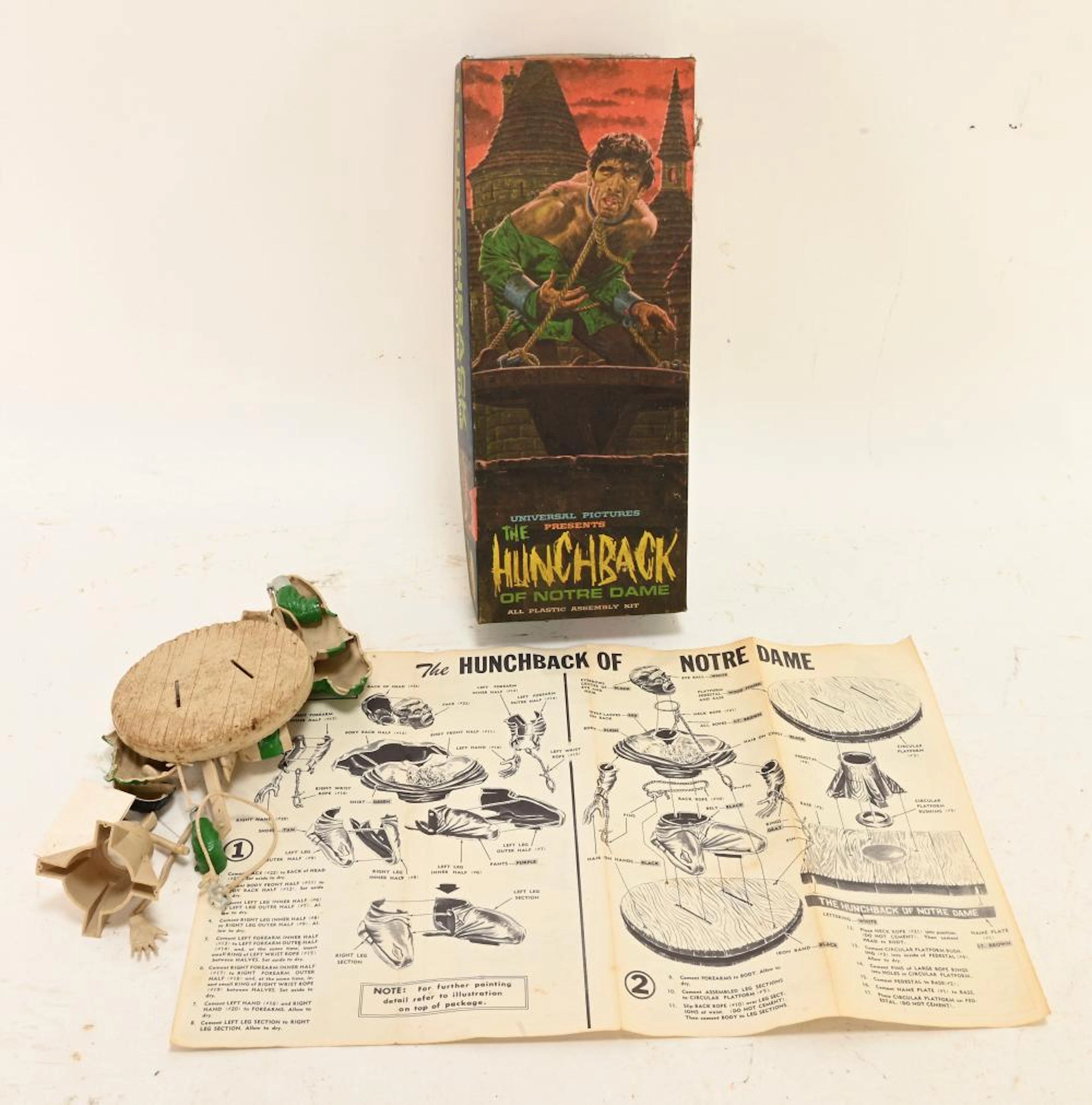 Vintage Aurora Hunchback Of Notre Dame Plastic Assembly Toy Kit