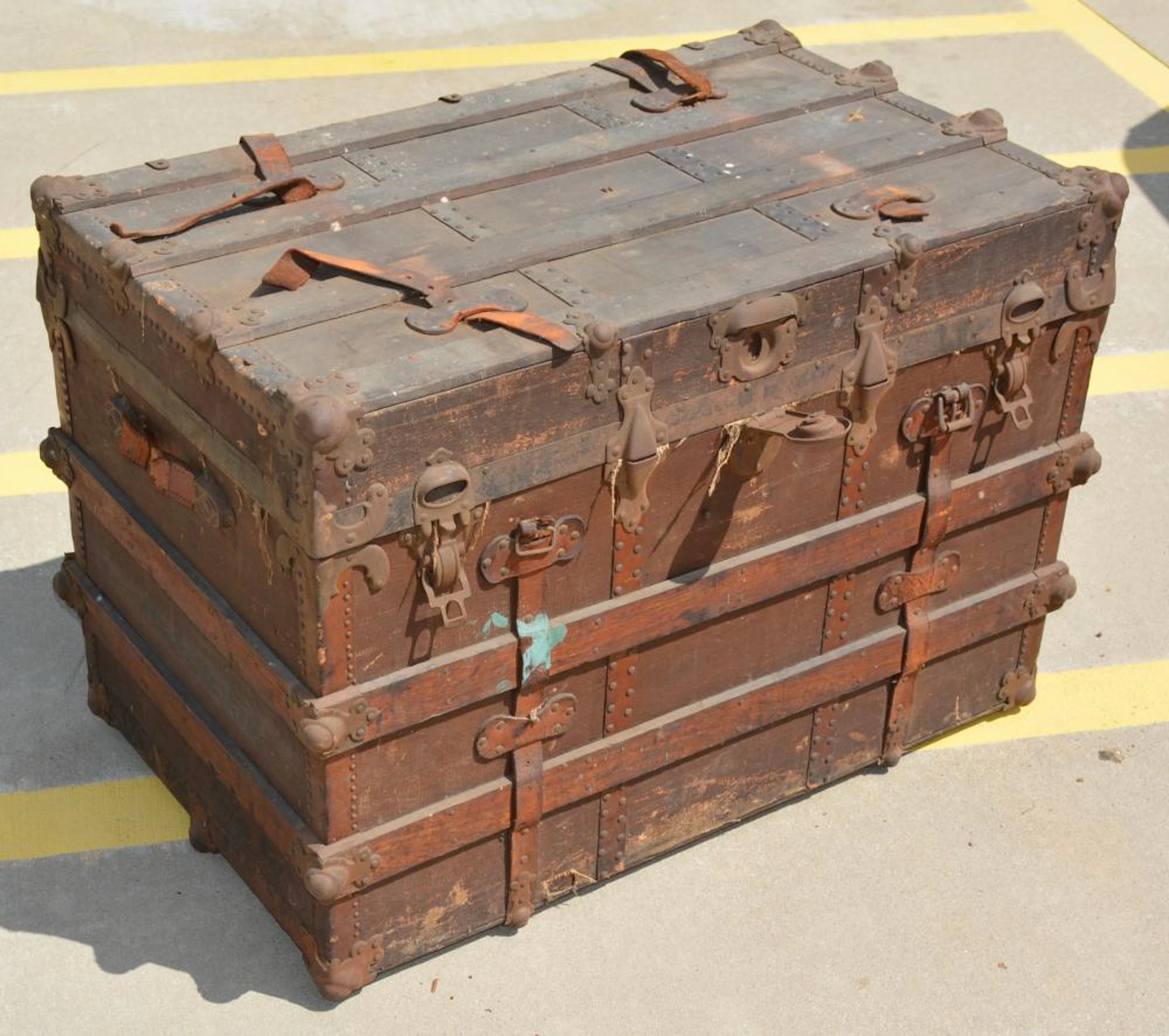 M.J. Larkin Va. Antique Flat Top Trunk
