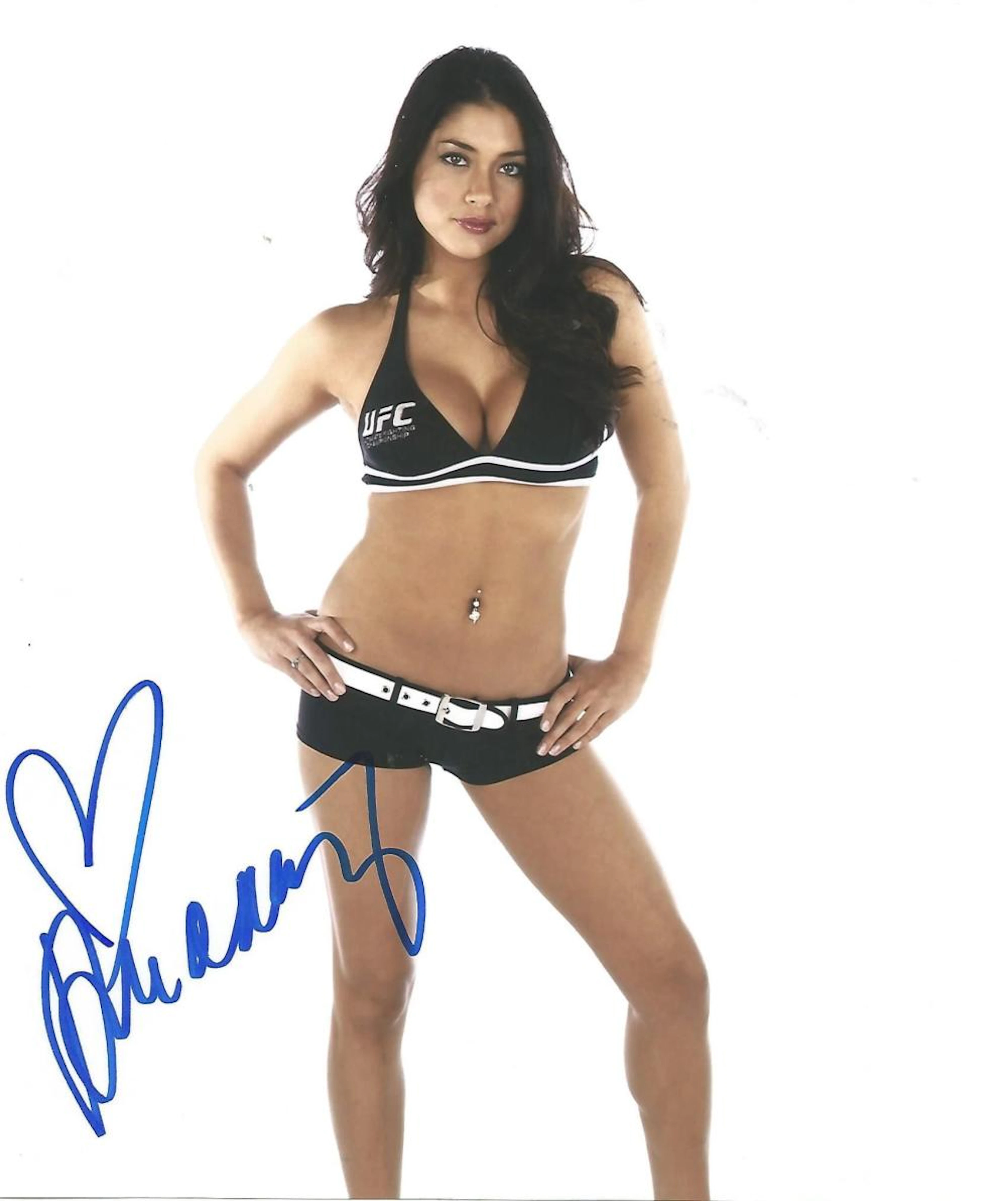 Arianny Celeste UFC hand signed 10""x8"" photo. This beautiful hand-signed photo depicts Arianny