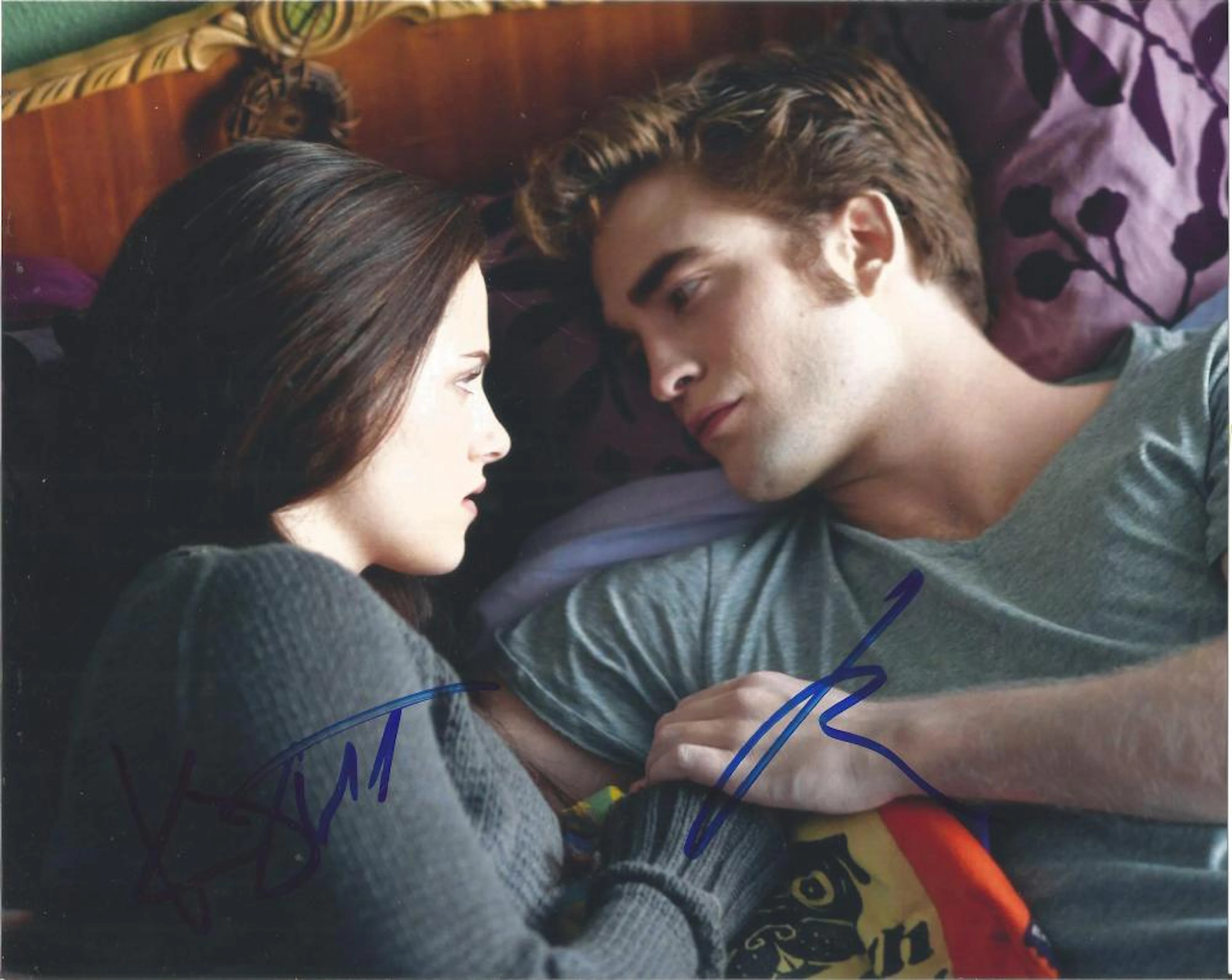 Kristen Stewart and Robert Pattinson signed 10x8 colour photo pictured from the Twilight Saga